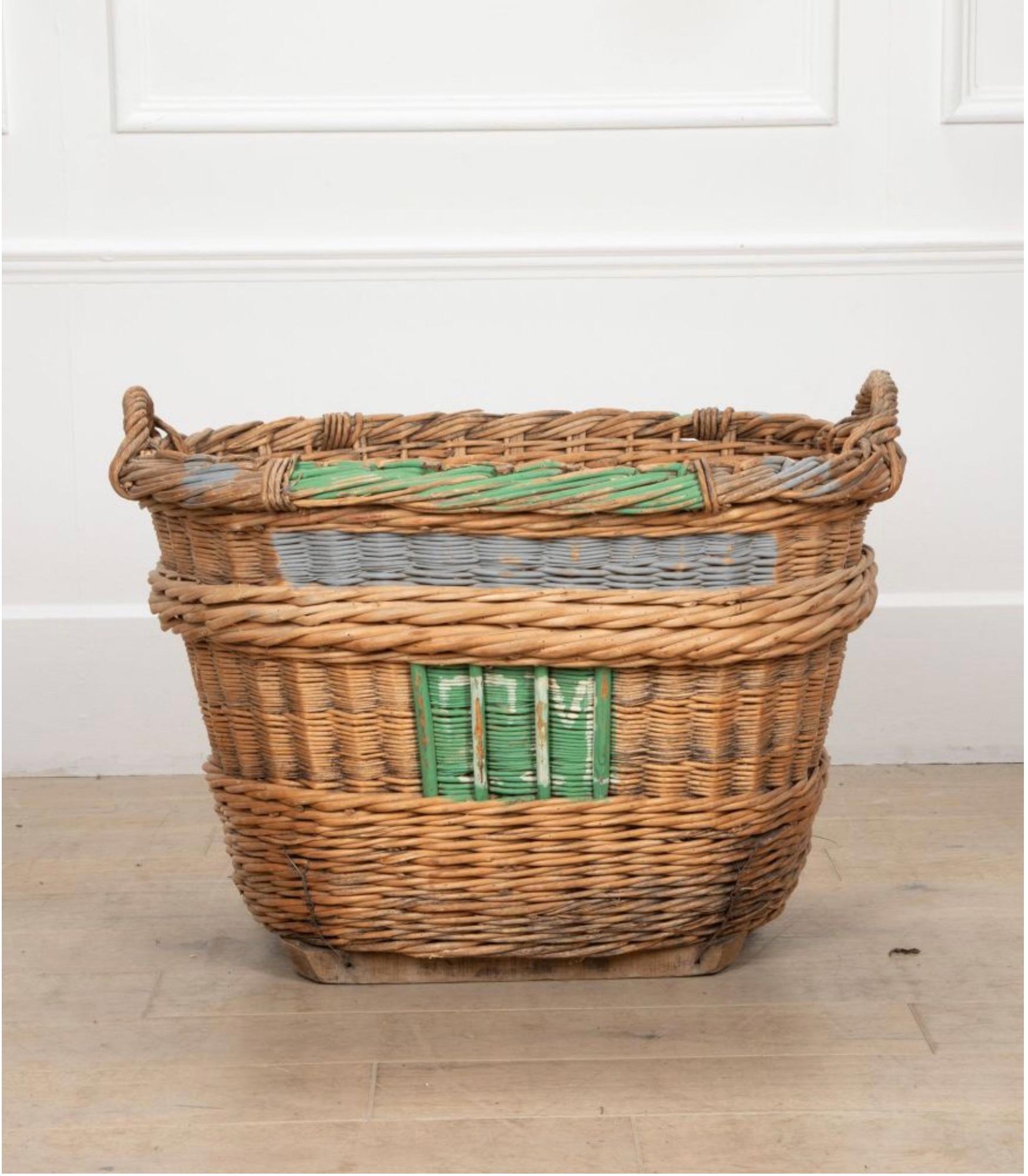 French 19th Century Champagne basket with original paint.

In good strong and sturdy condition.

Circa 1900.
