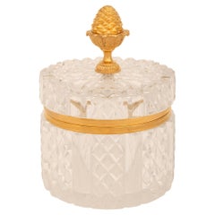 Caja de cristal de Baccarat y ormolu del siglo XIX francés Charles X st.