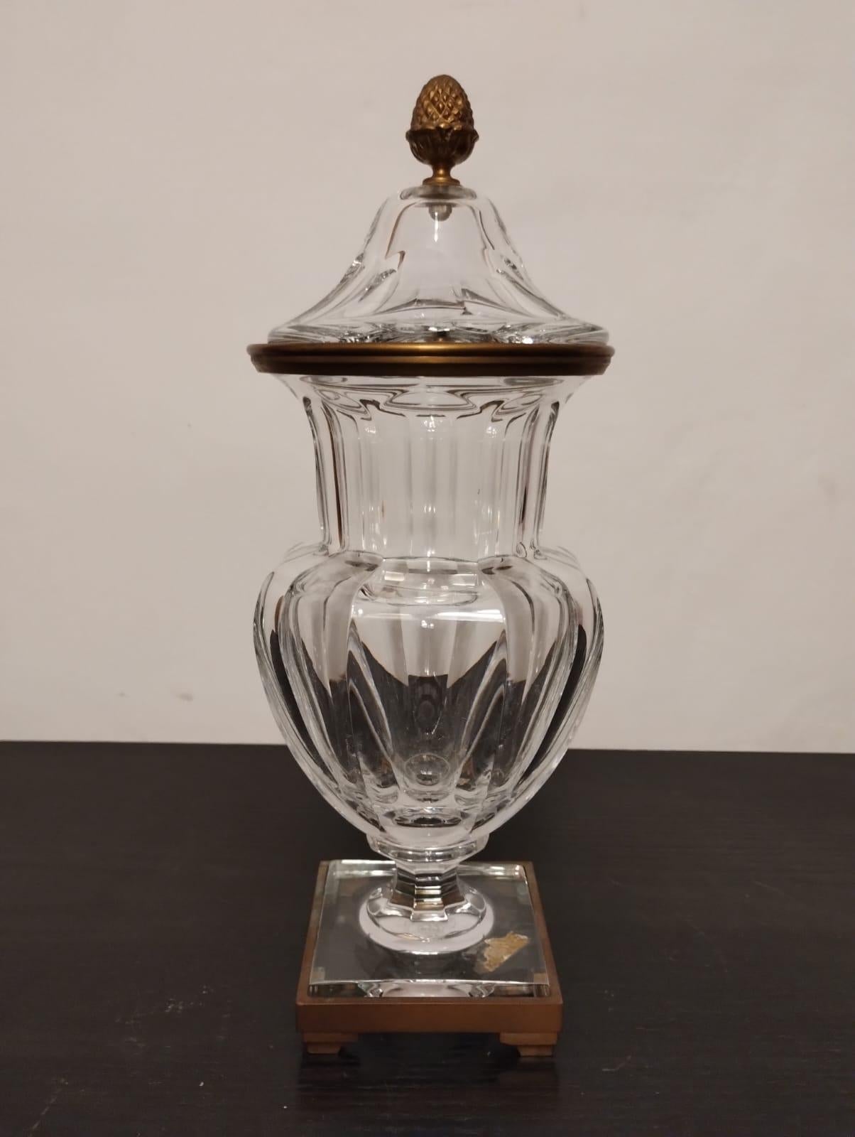 Urna francese del XIX secolo Charles X st. in cristallo e ormolatura Baccarat in vendita 4