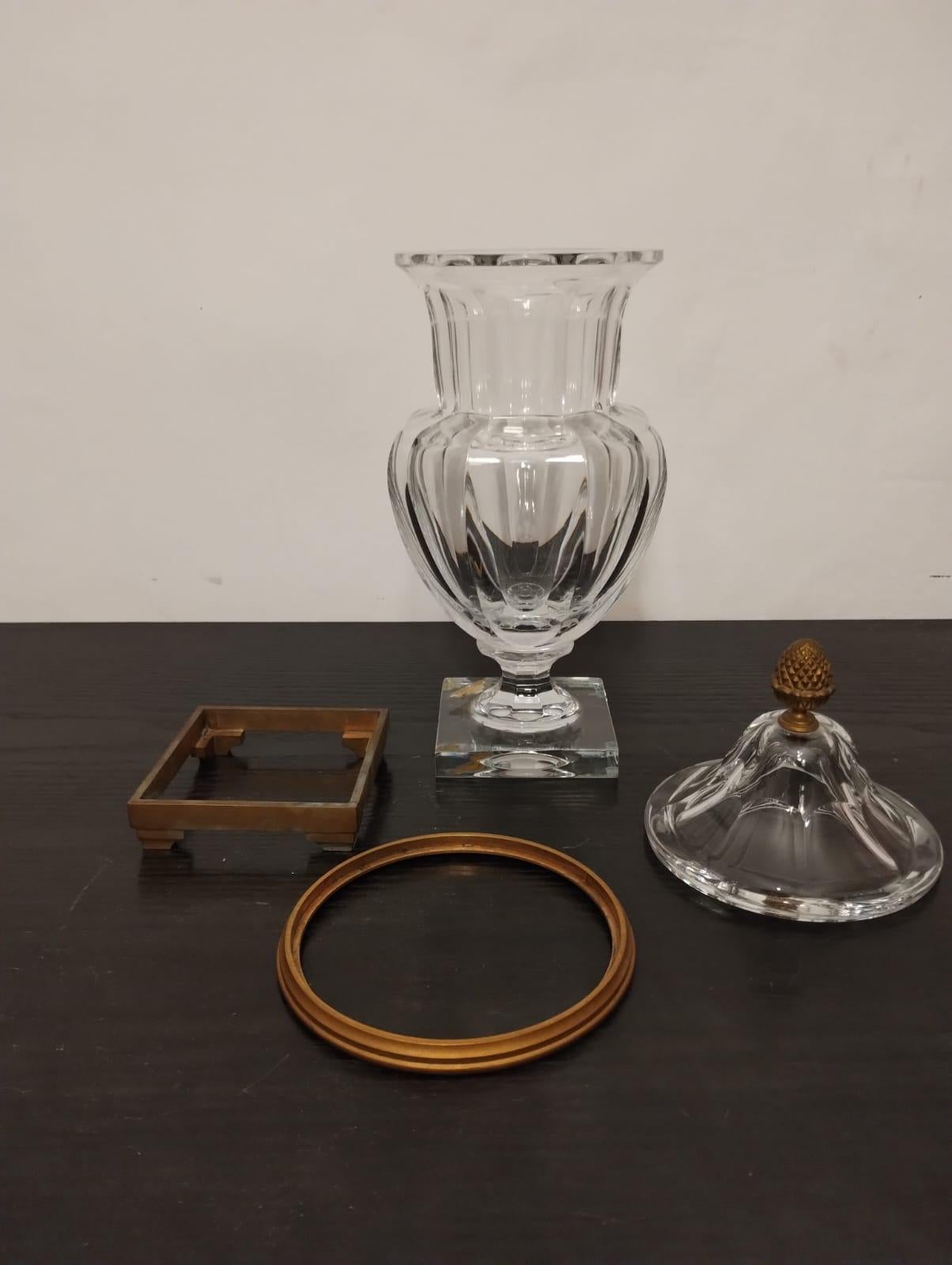 Urna francese del XIX secolo Charles X st. in cristallo e ormolatura Baccarat in vendita 5