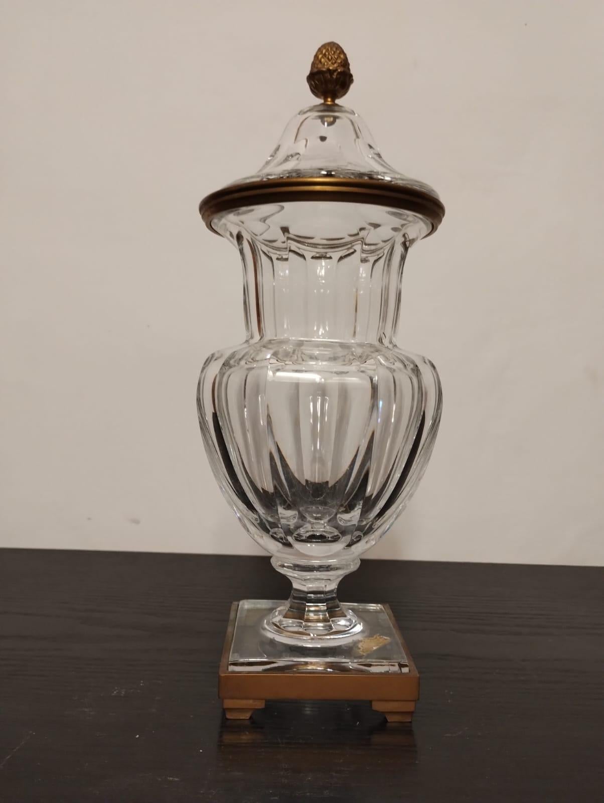 Urna francese del XIX secolo Charles X st. in cristallo e ormolatura Baccarat in vendita 6