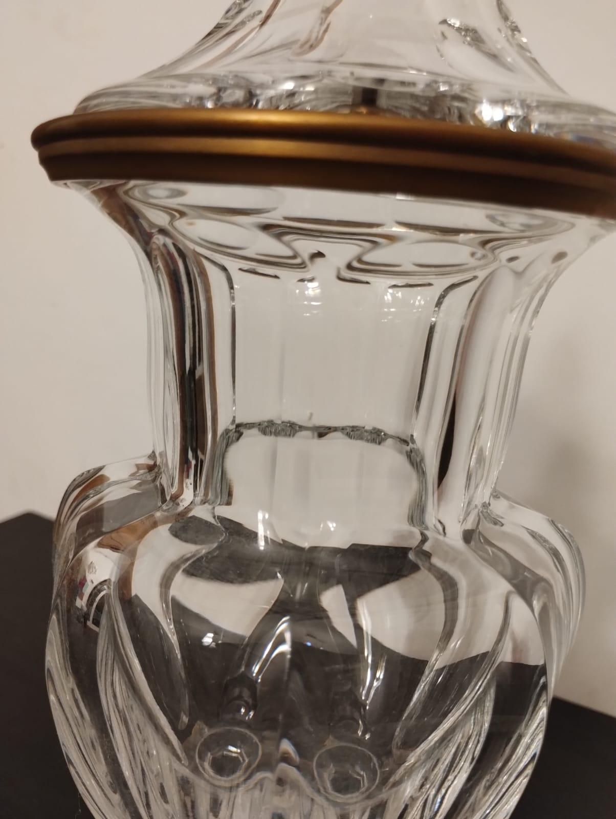 Urna francese del XIX secolo Charles X st. in cristallo e ormolatura Baccarat in vendita 1