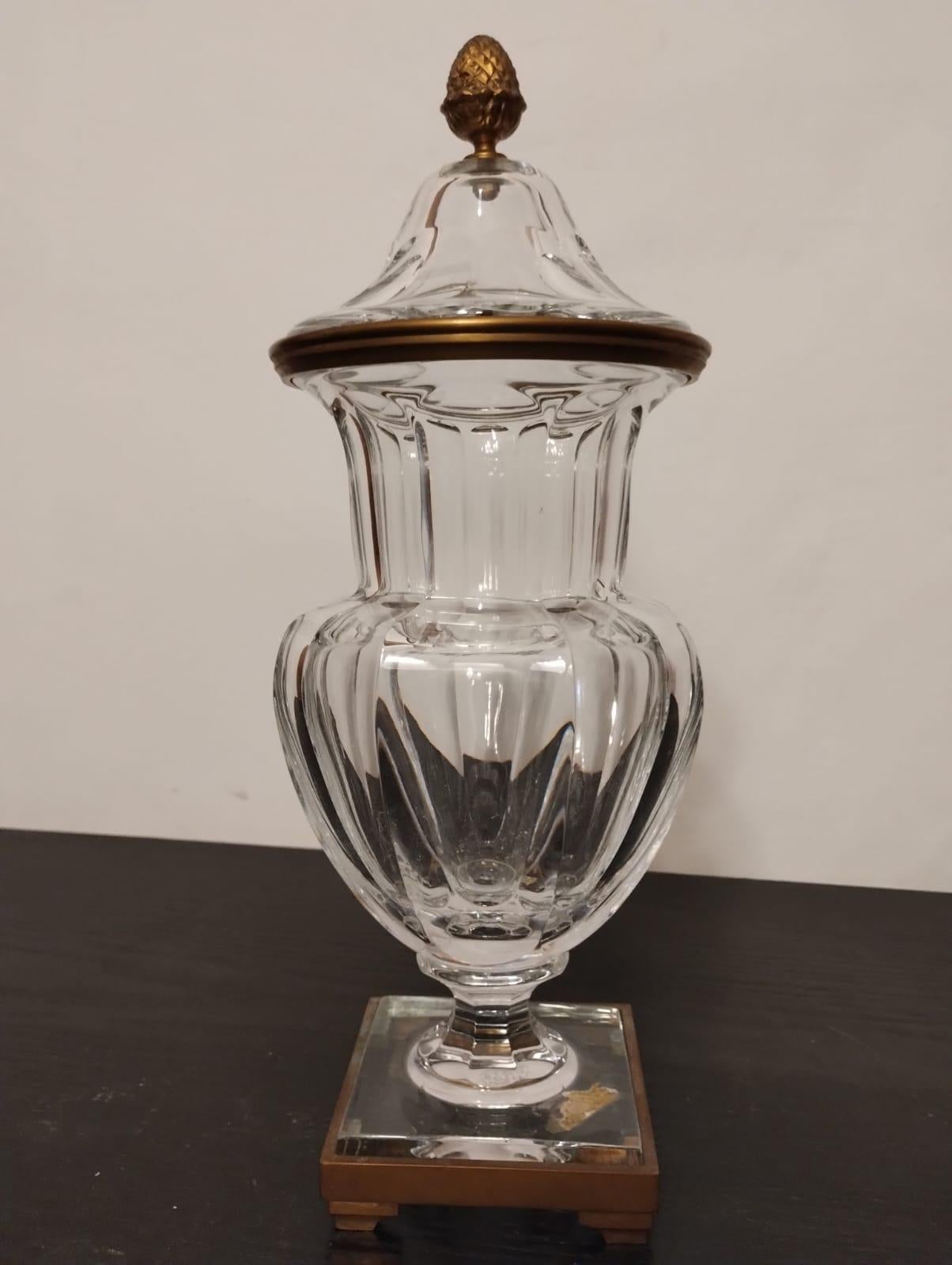 Urna francese del XIX secolo Charles X st. in cristallo e ormolatura Baccarat in vendita 2