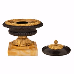 Calamaio francese del XIX secolo di Charles X in bronzo, ormolu e marmo di Siena