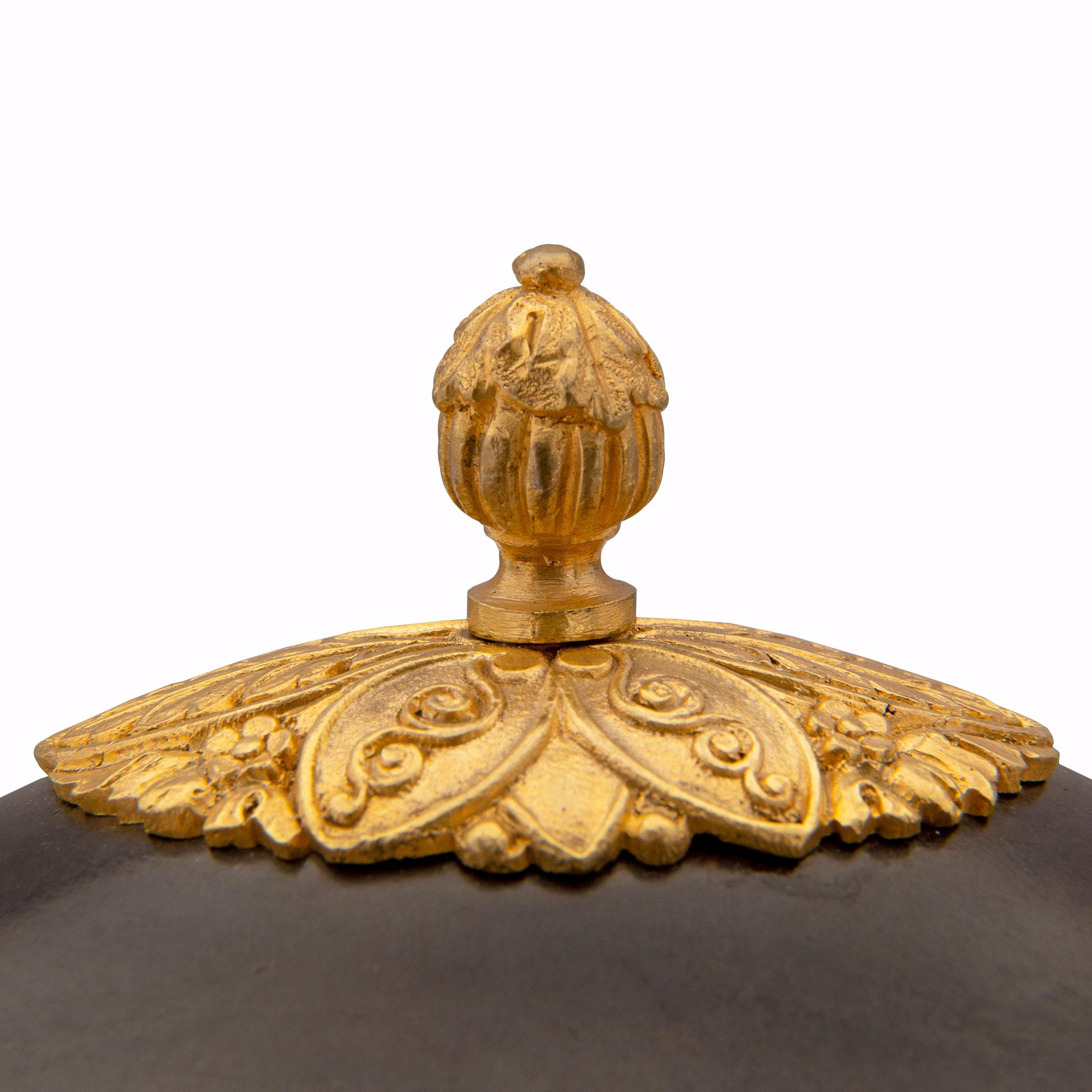 French 19th Century Charles X St. Bronze, Ormolu and Sienna Marble Inkwell In Good Condition For Sale In West Palm Beach, FL
