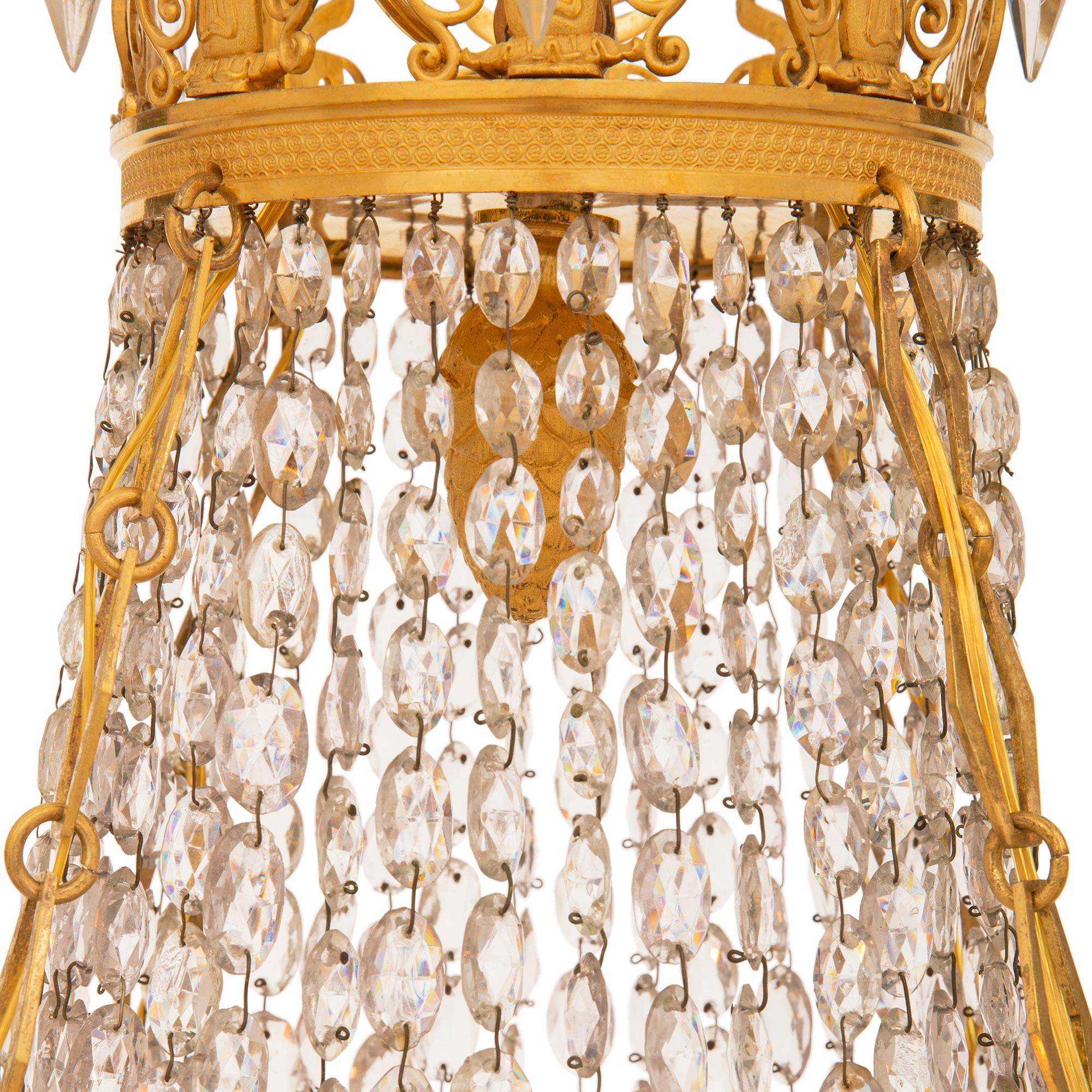 Lustre en bronze doré et cristal du 19ème siècle de Charles X. Bon état - En vente à West Palm Beach, FL