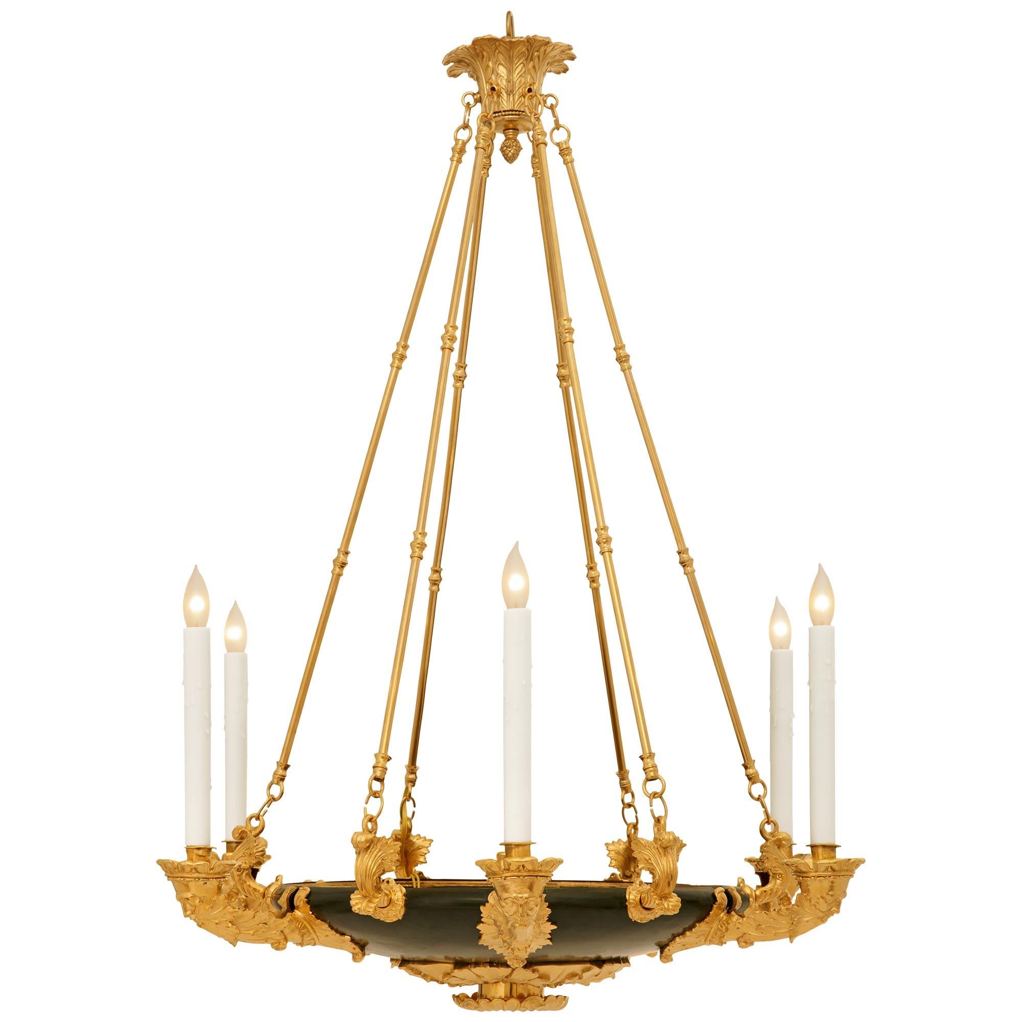 Français Lustre en bronze patiné et bronze doré du 19ème siècle de Charles X. en vente