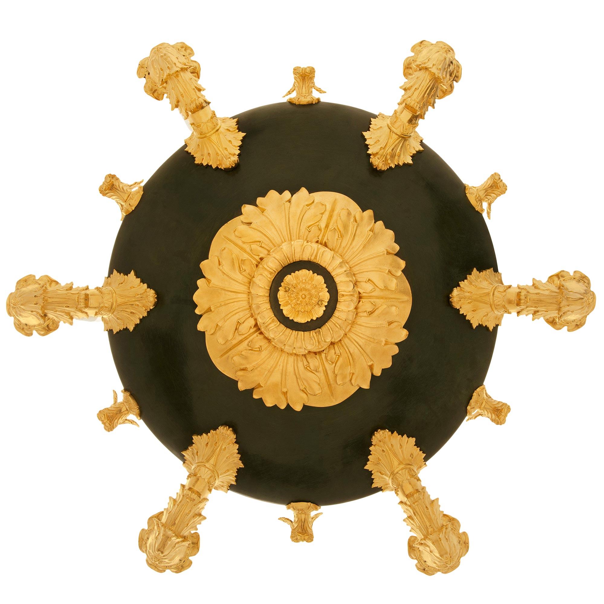 Lustre en bronze patiné et bronze doré du 19ème siècle de Charles X. en vente 1