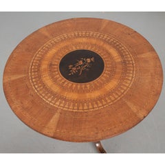 Mesa francesa del siglo XIX estilo Charles X