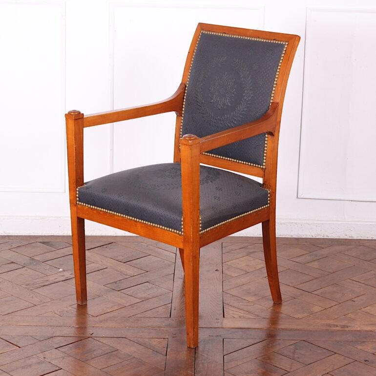 French 19th Century Cherrywood Directoire Style Armchair In Good Condition For Sale In Vancouver, British Columbia