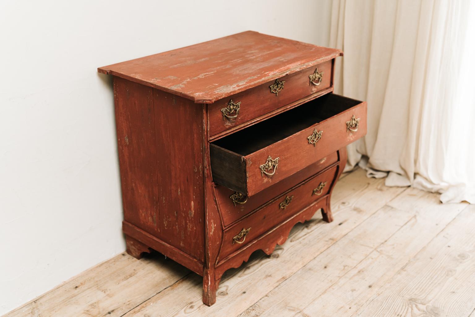 French 19th Century Chest of Drawers For Sale 5