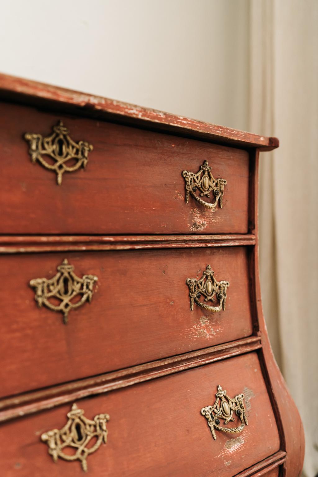 French 19th Century Chest of Drawers For Sale 6