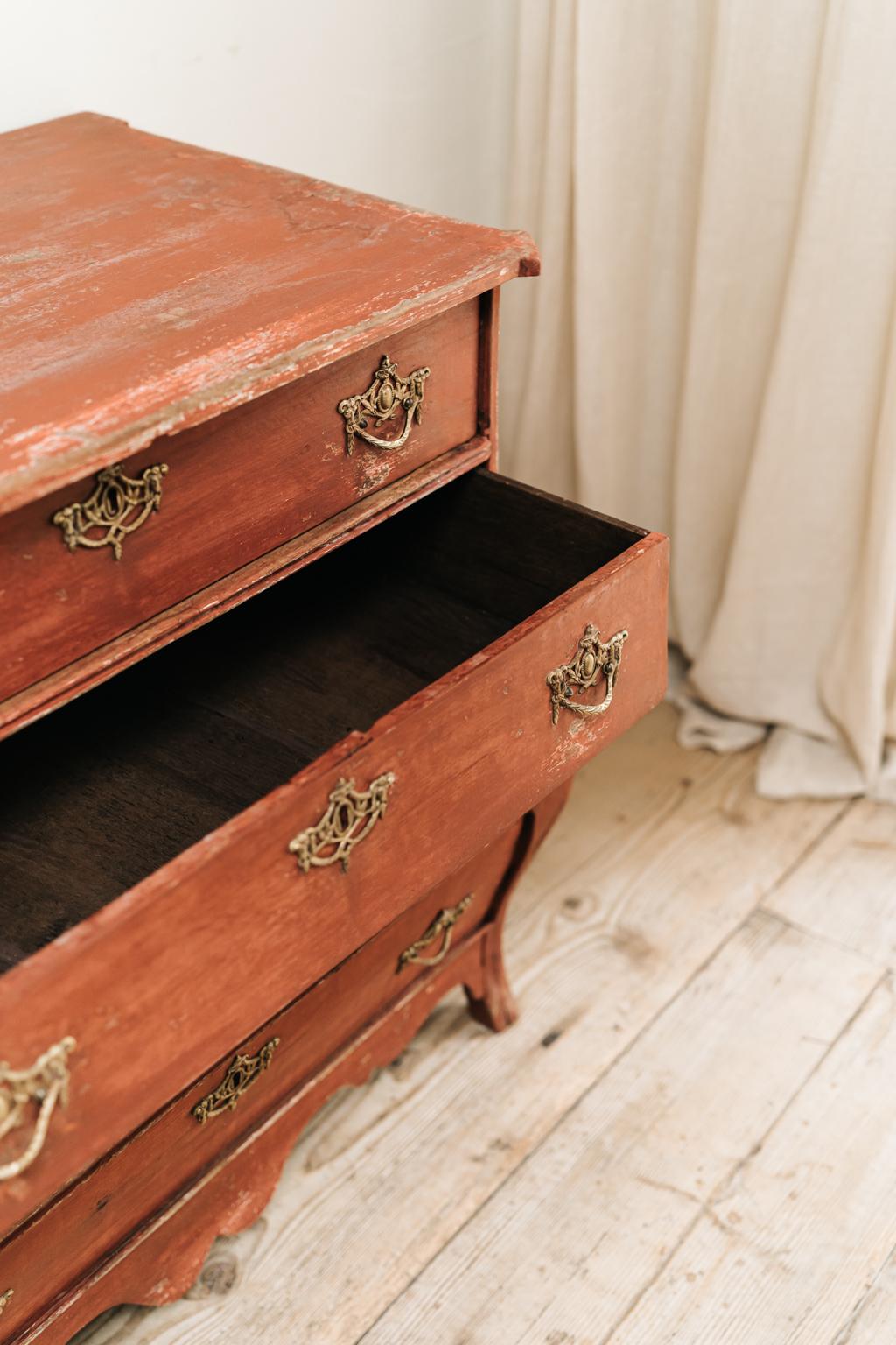 French 19th Century Chest of Drawers For Sale 8