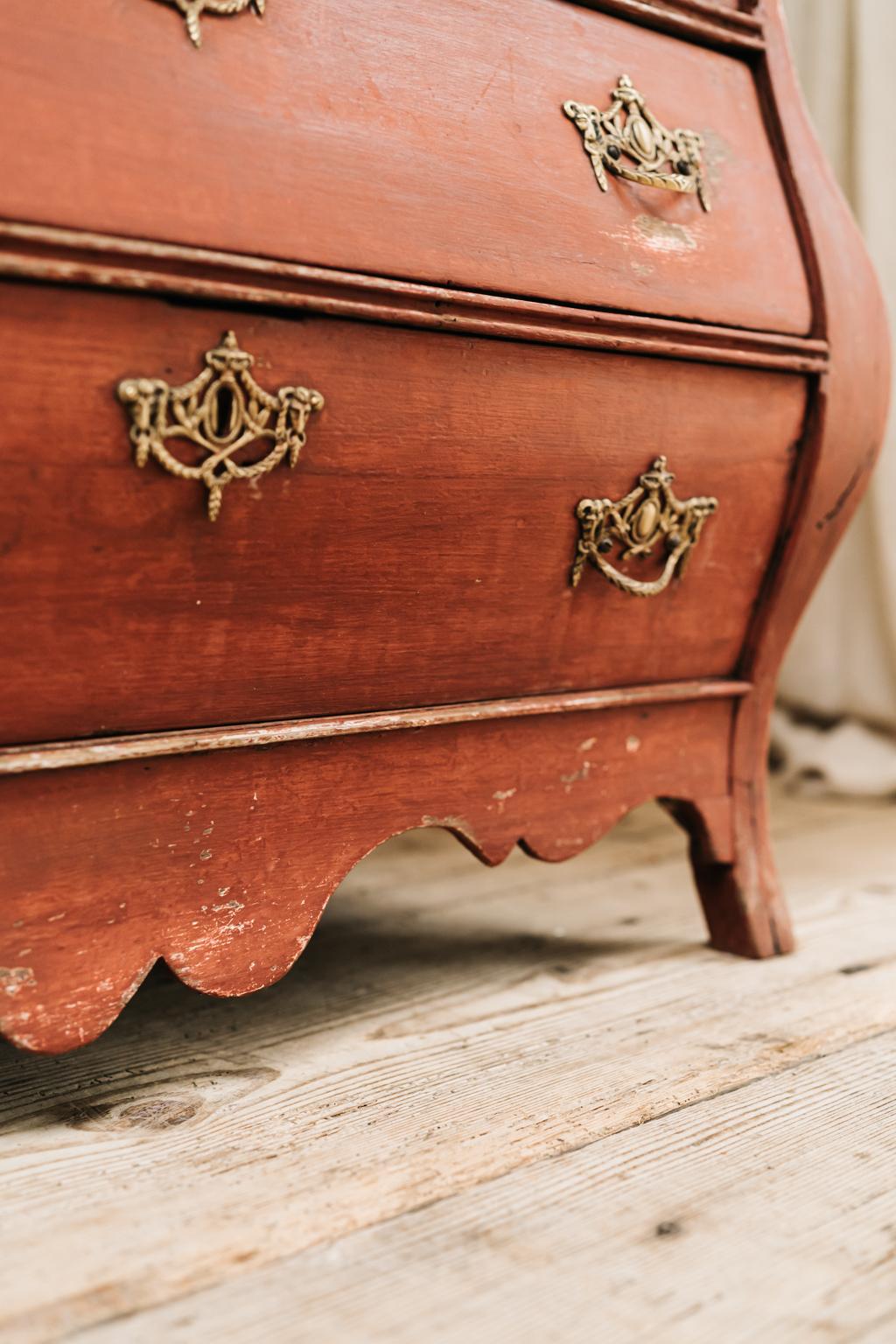 French 19th Century Chest of Drawers For Sale 3