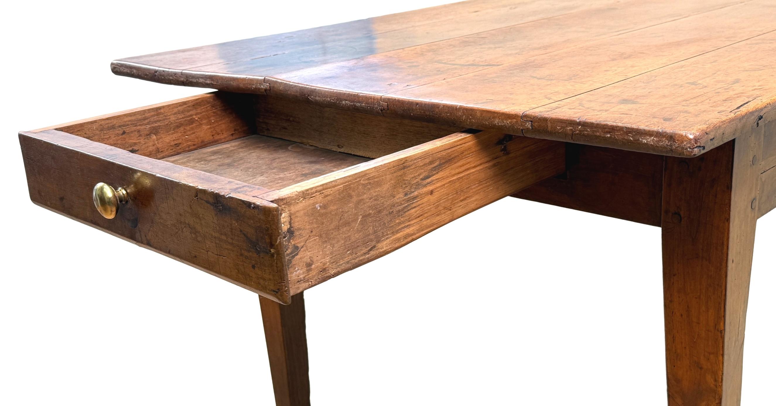 Tavolo da pranzo da cucina in castagno francese del XIX secolo in vendita 2