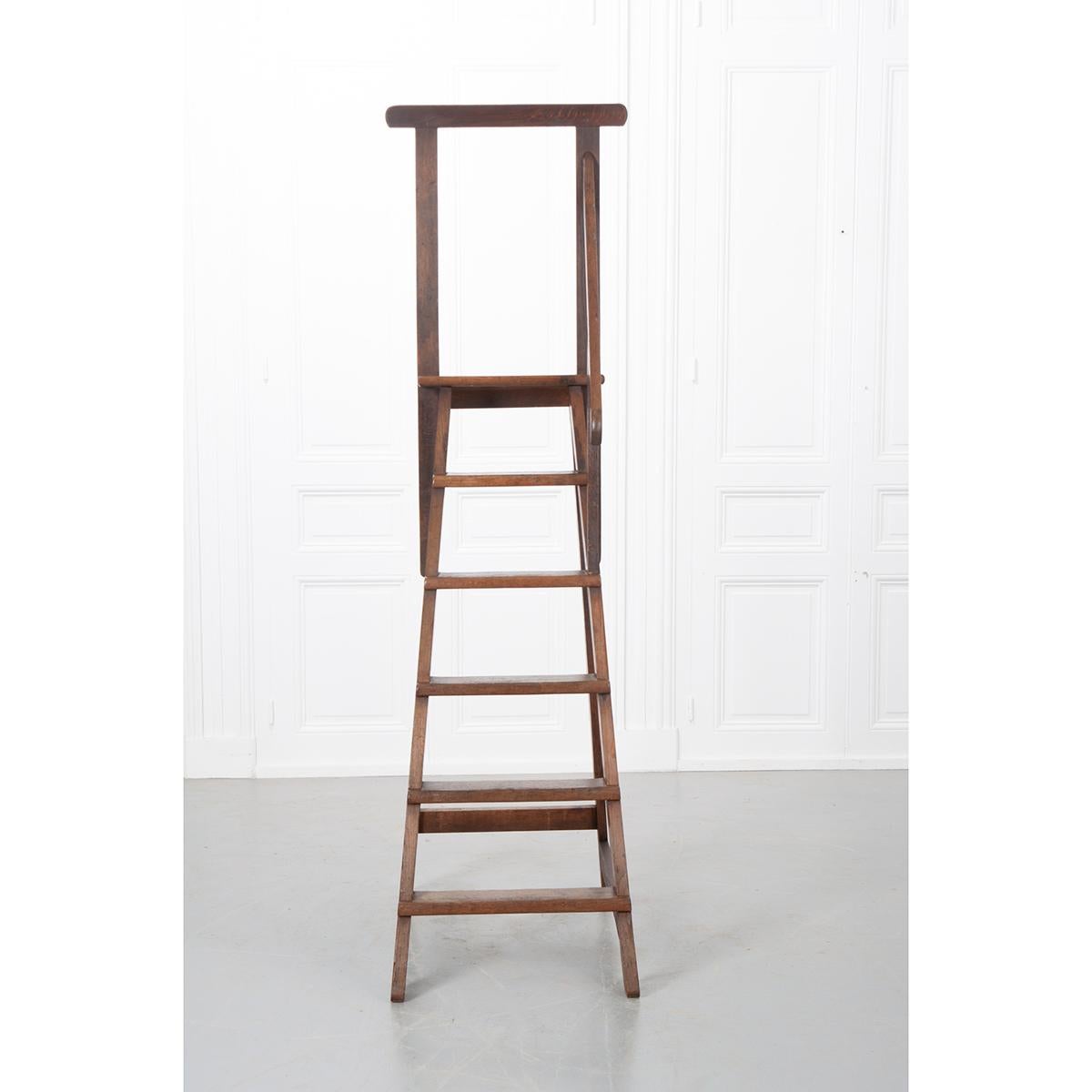 This simple yet sturdy French chestnut library step would be a fantastic addition to your home. It features a single handrail on the right side of the ladder and a small landing, will allow for safe access of books and other out-of-reach items with