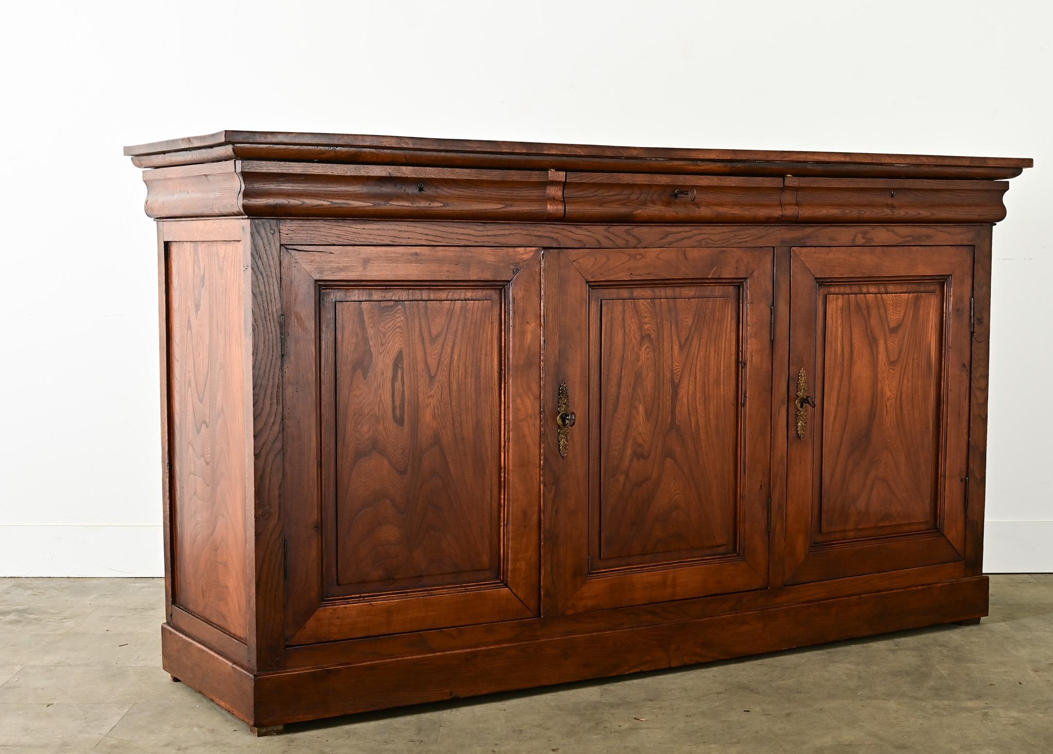 Ottone Enfilade francese del XIX secolo in castagno e Oak in vendita