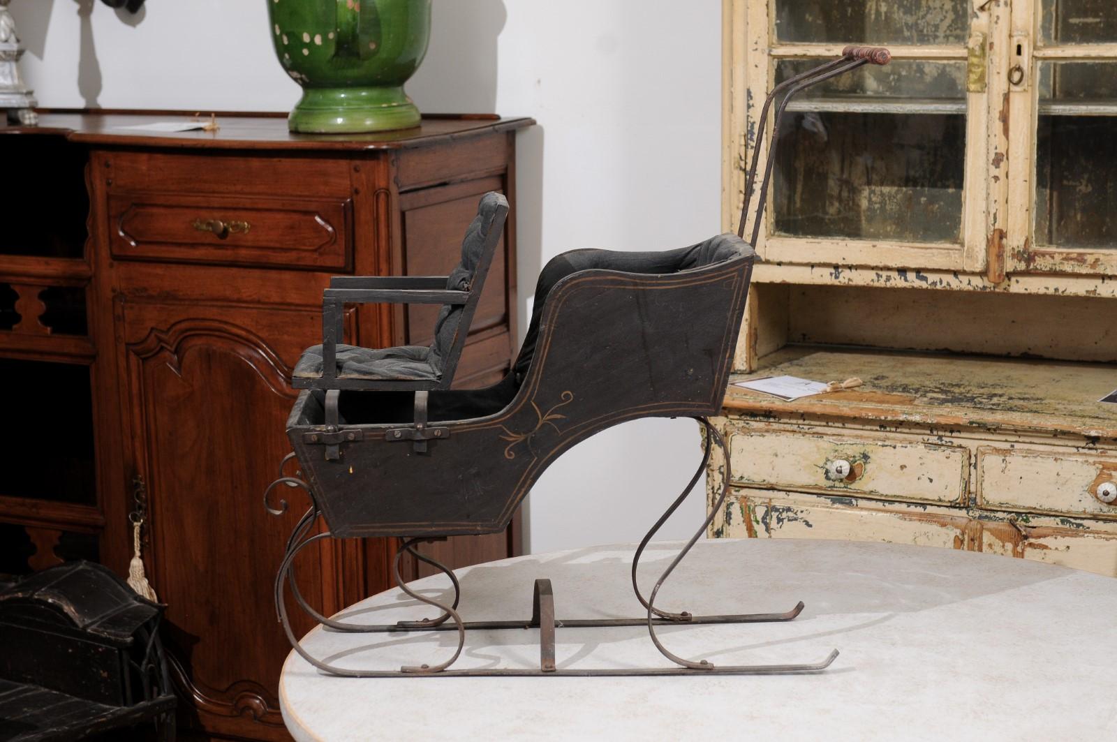 French 19th Century Child's Sleigh with Tufted Upholstery and Floral Décor 5