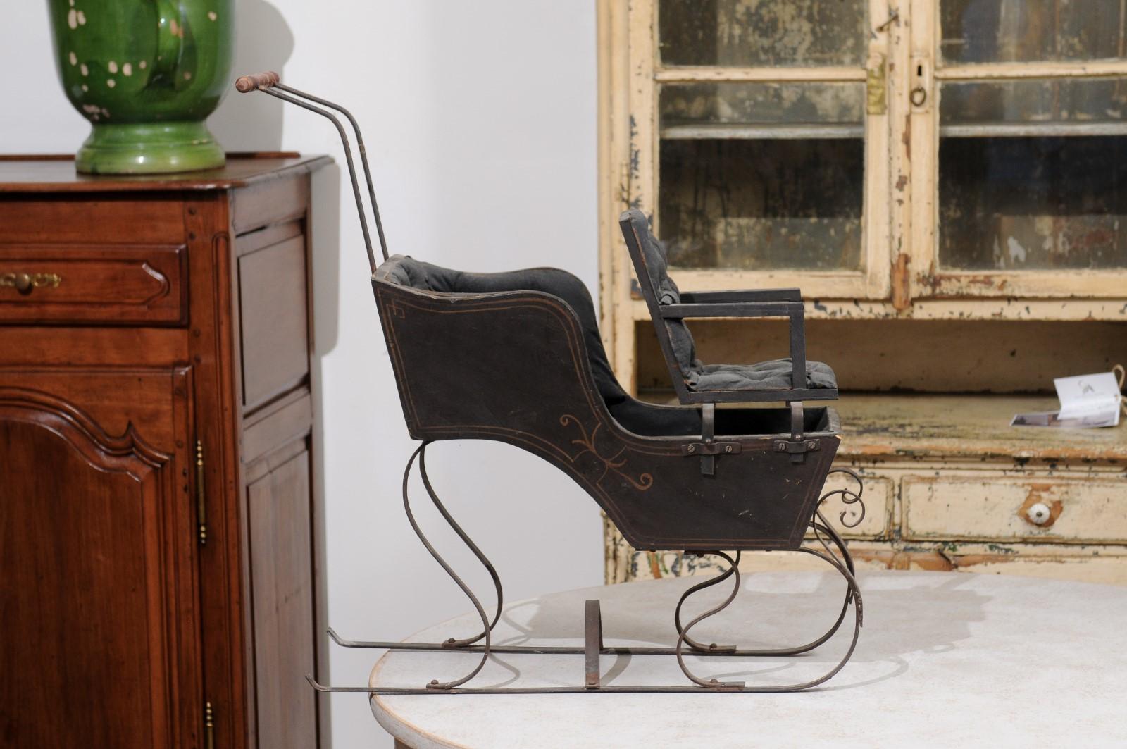 French 19th Century Child's Sleigh with Tufted Upholstery and Floral Décor 1