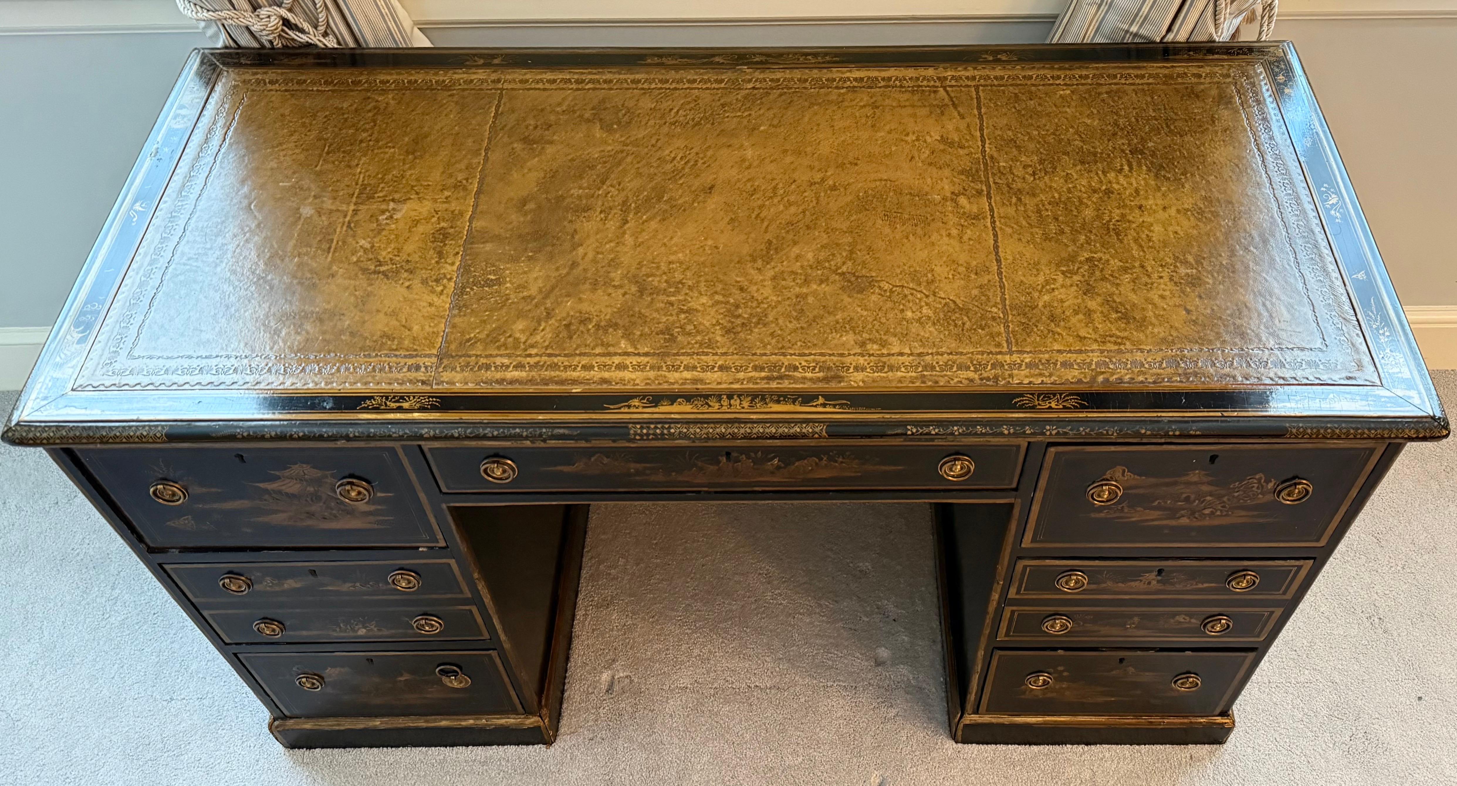 French 19th Century Chinoiserie Kneehole Handpainted Writing Desk Table 9 Drawer 6