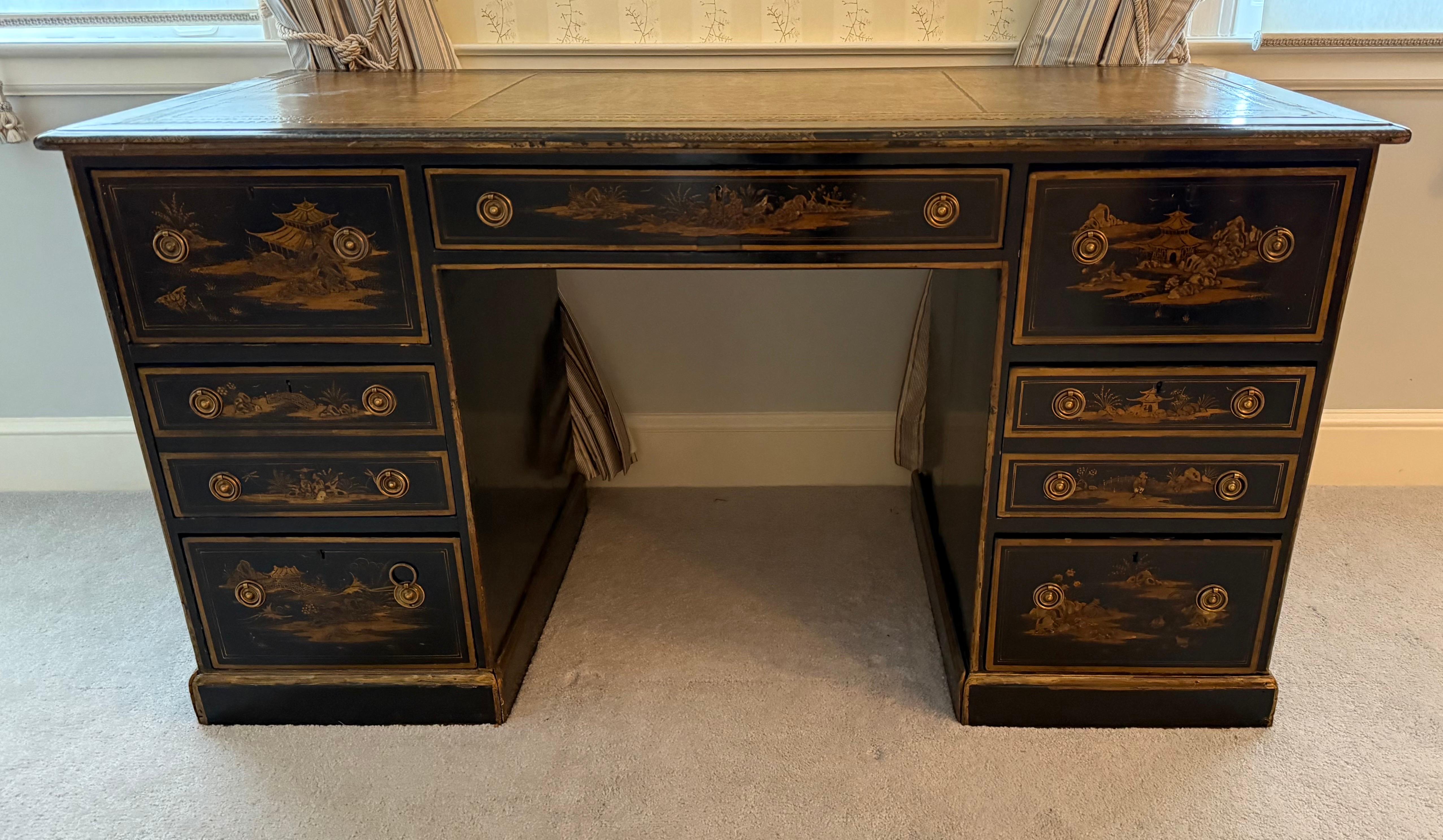 French 19th Century Chinoiserie Kneehole Handpainted Writing Desk Table 9 Drawer 7