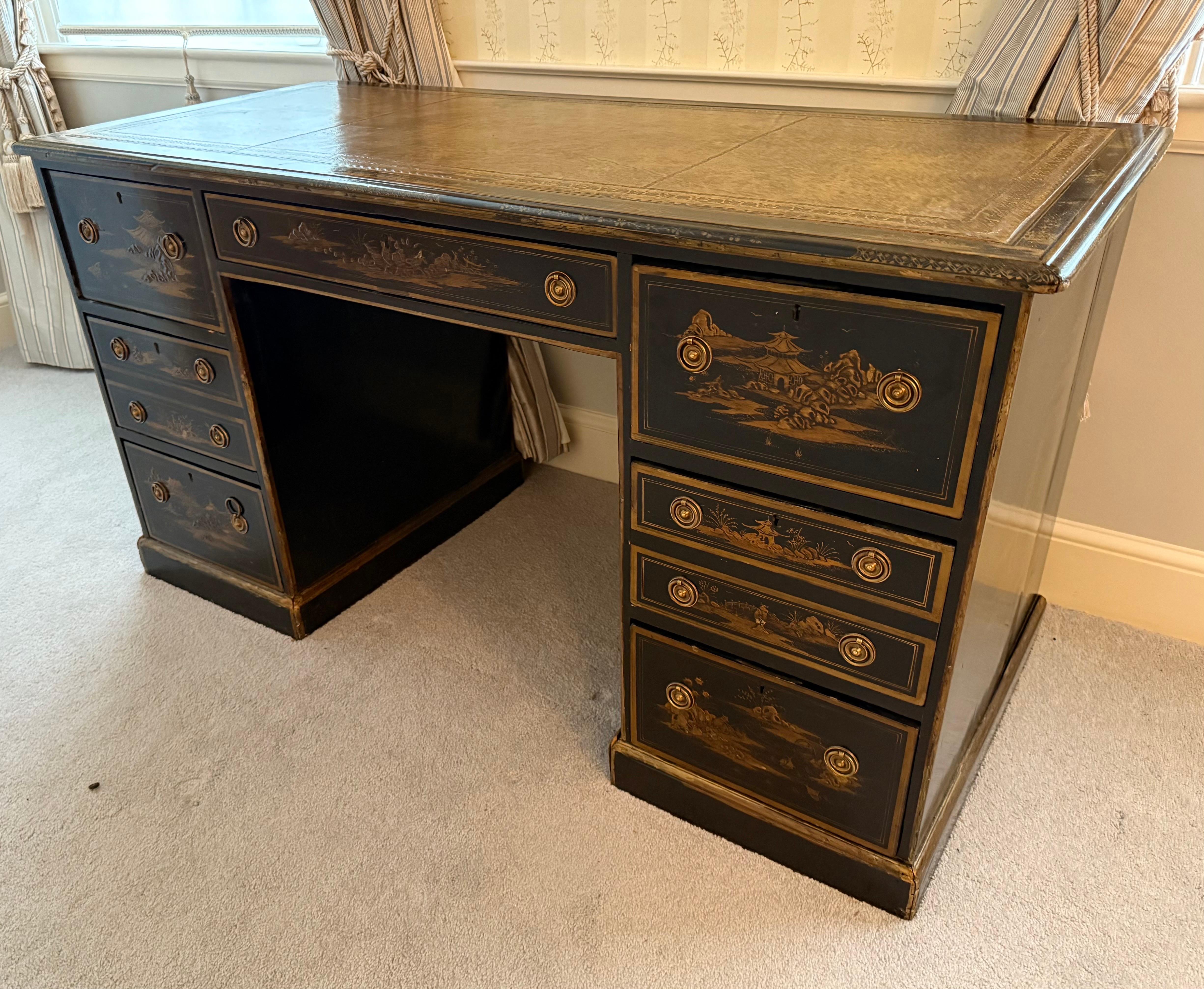 French 19th Century Chinoiserie Kneehole Handpainted Writing Desk Table 9 Drawer 8
