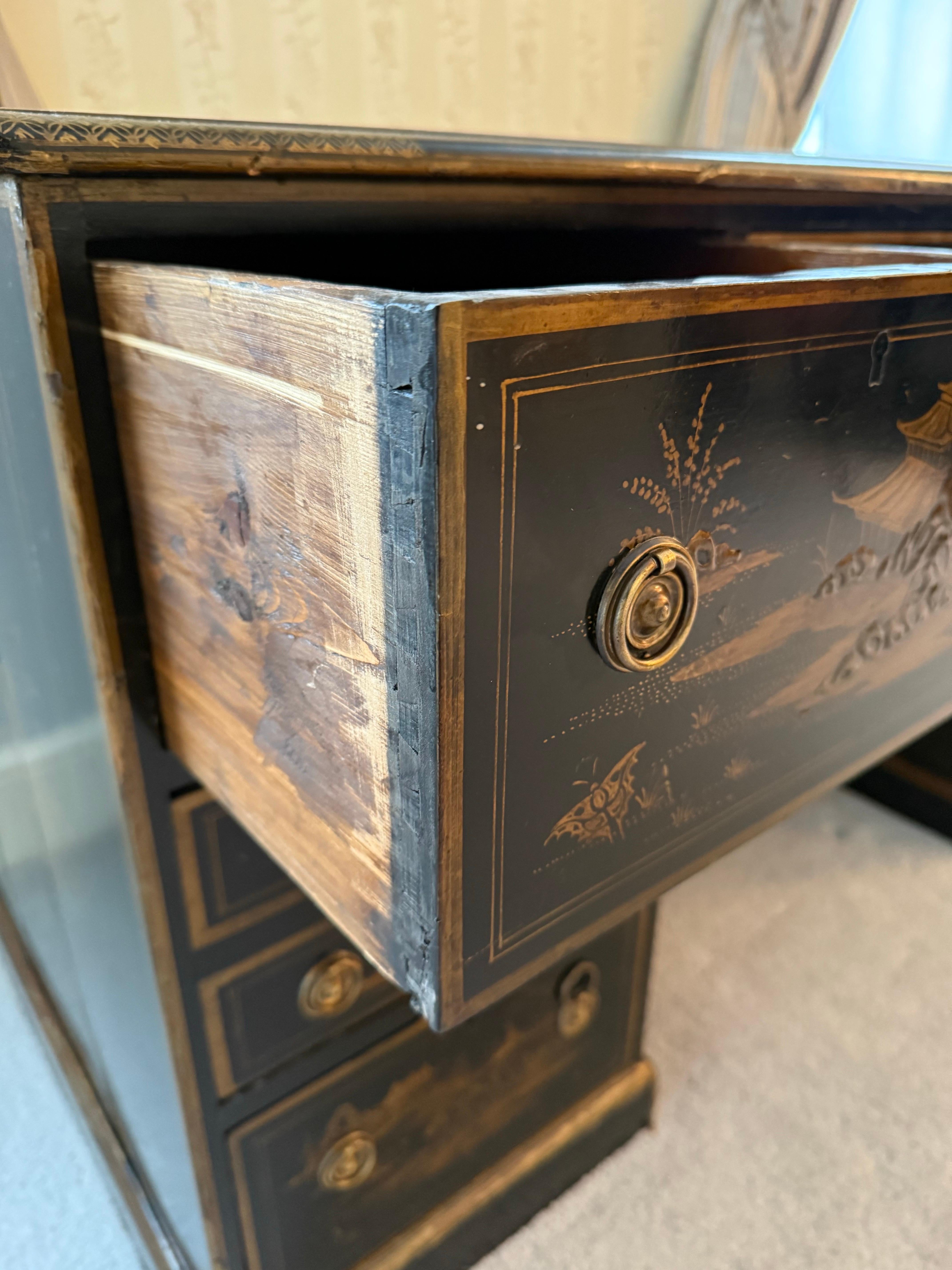 French 19th Century Chinoiserie Kneehole Handpainted Writing Desk Table 9 Drawer 3