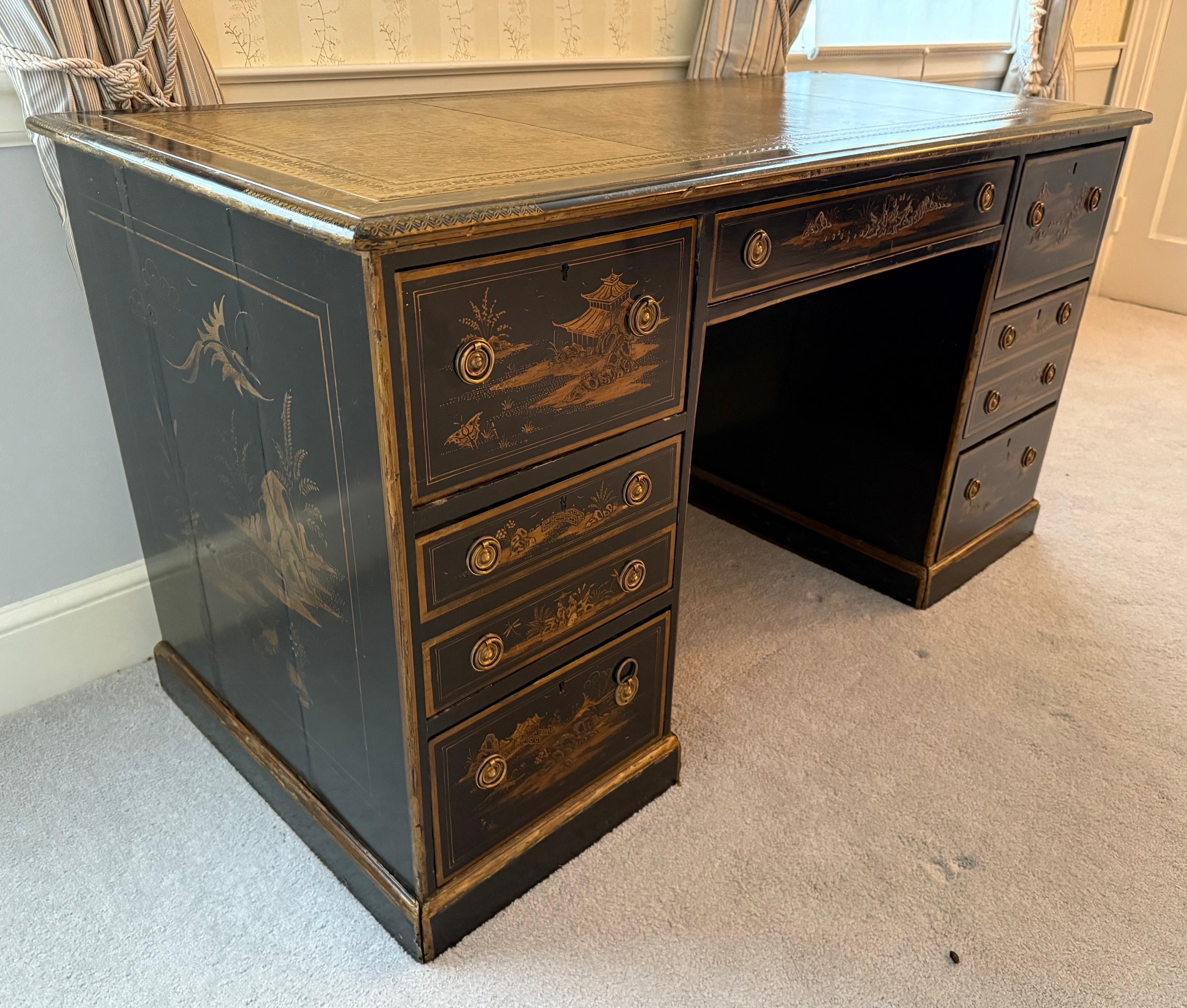 French 19th Century Chinoiserie Kneehole Handpainted Writing Desk Table 9 Drawer 4