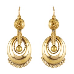 Antique French 19th Century Chiseled 18 Karat Yellow Gold Dangle Earrings