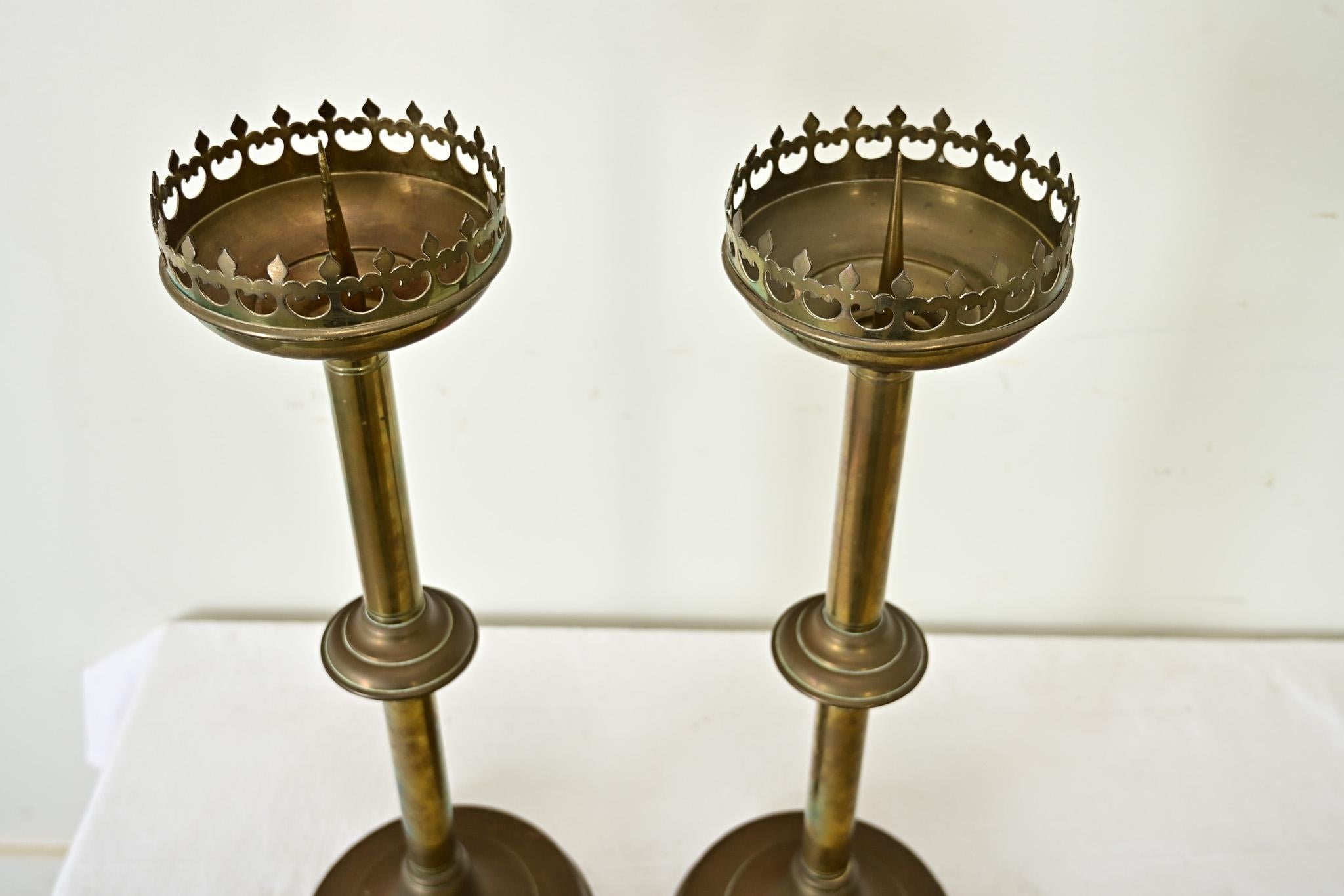 Candeleros de altar de iglesia franceses del siglo XIX Francés en venta