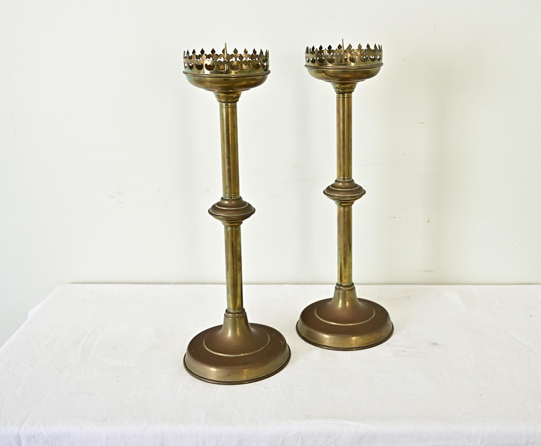 Candeleros de altar de iglesia franceses del siglo XIX en venta 2