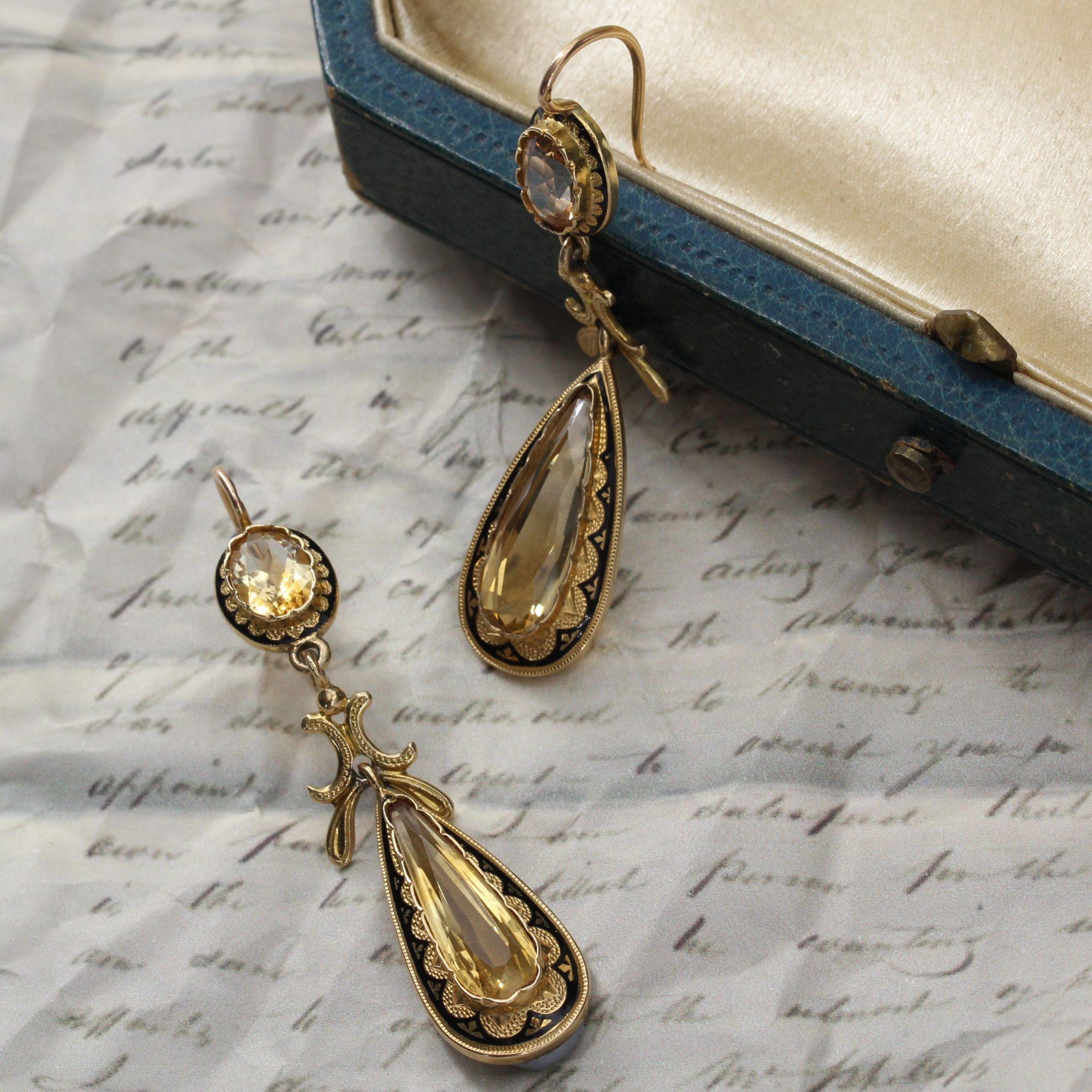 French 19th Century Citrine Black Enamel 18 Karat Yellow Gold Dangle Earrings 3