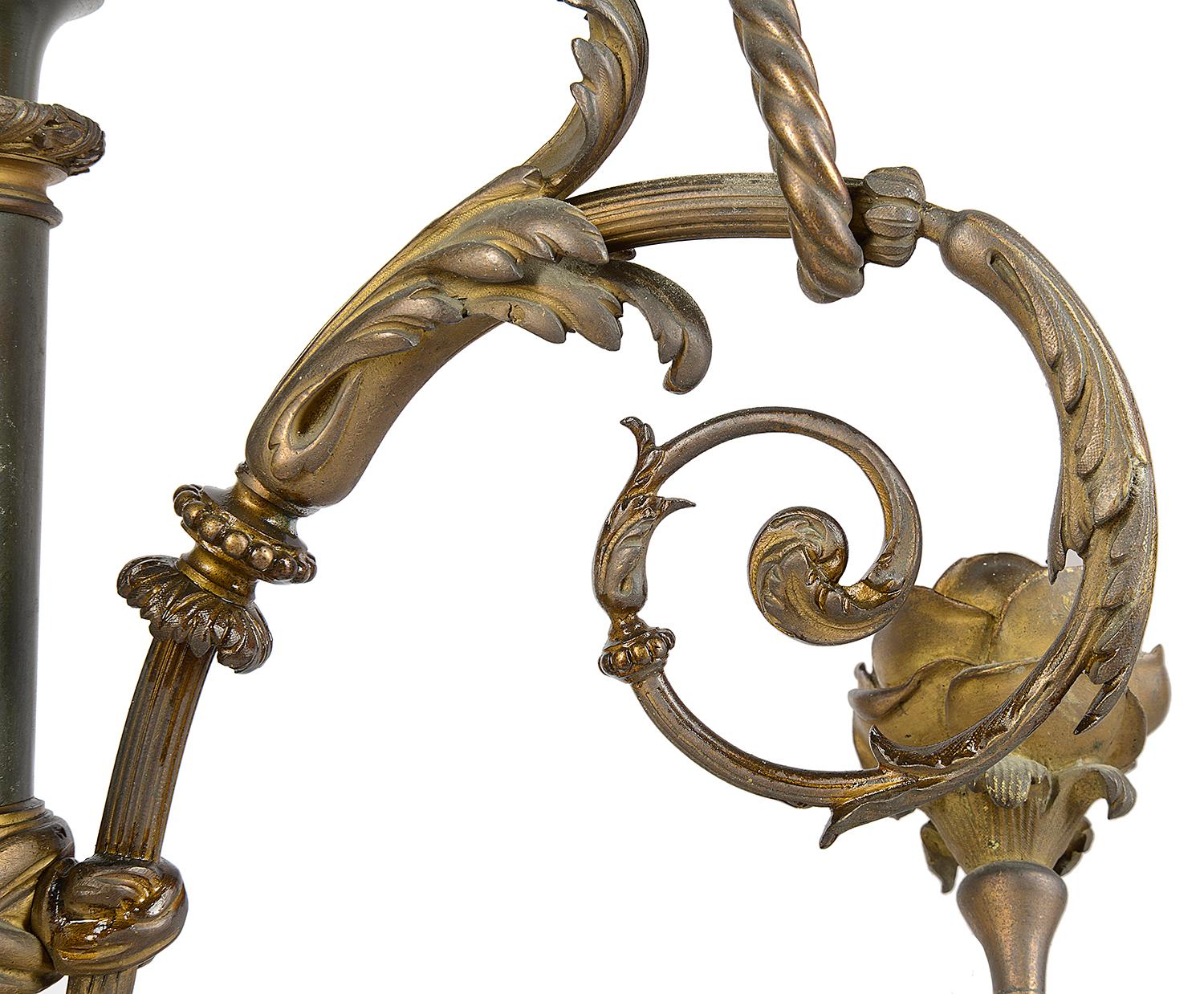 French 19th Century Classical Chandelier In Excellent Condition For Sale In Brighton, Sussex