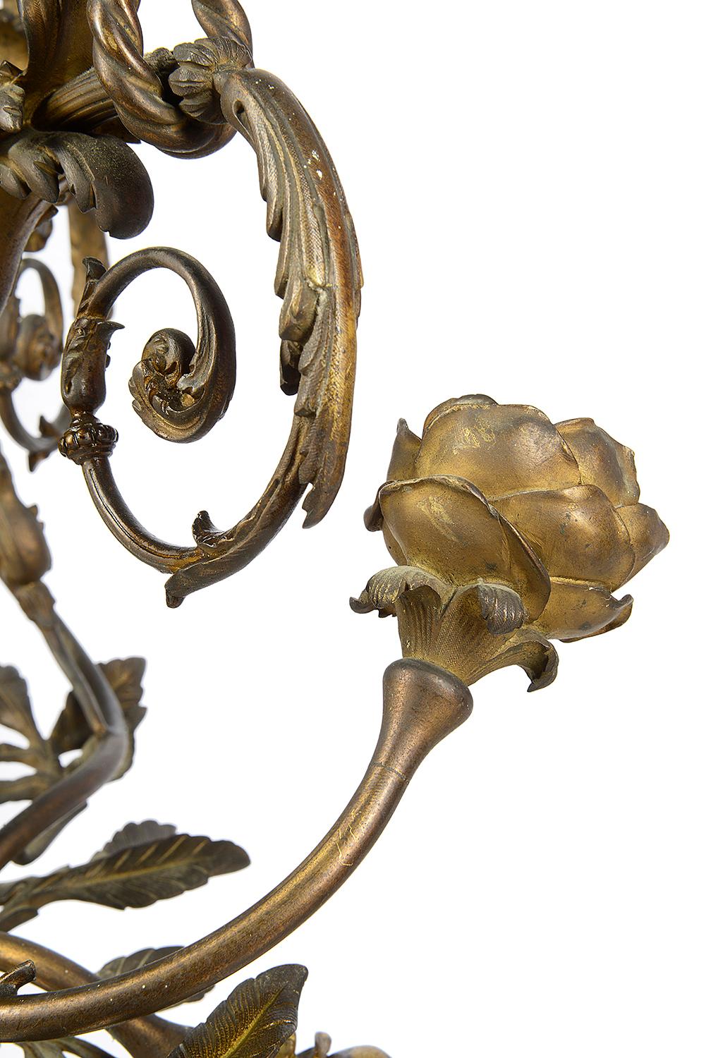 French 19th Century Classical Chandelier For Sale 5