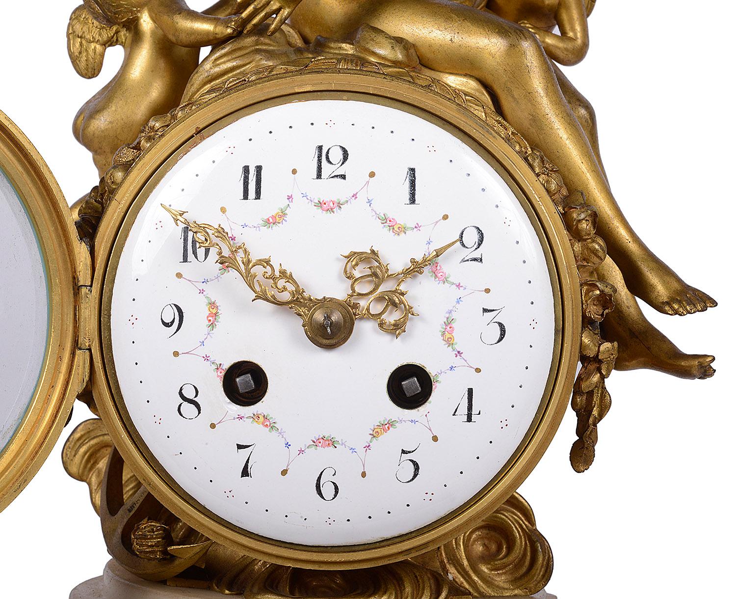 Français Horloge de cheminée classique française du 19e siècle en vente