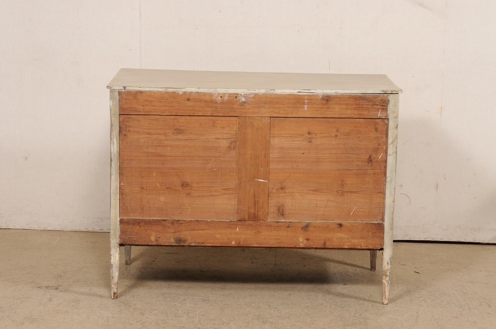 French 19th Century Commode, Designed in Nice Clean Lines  For Sale 1