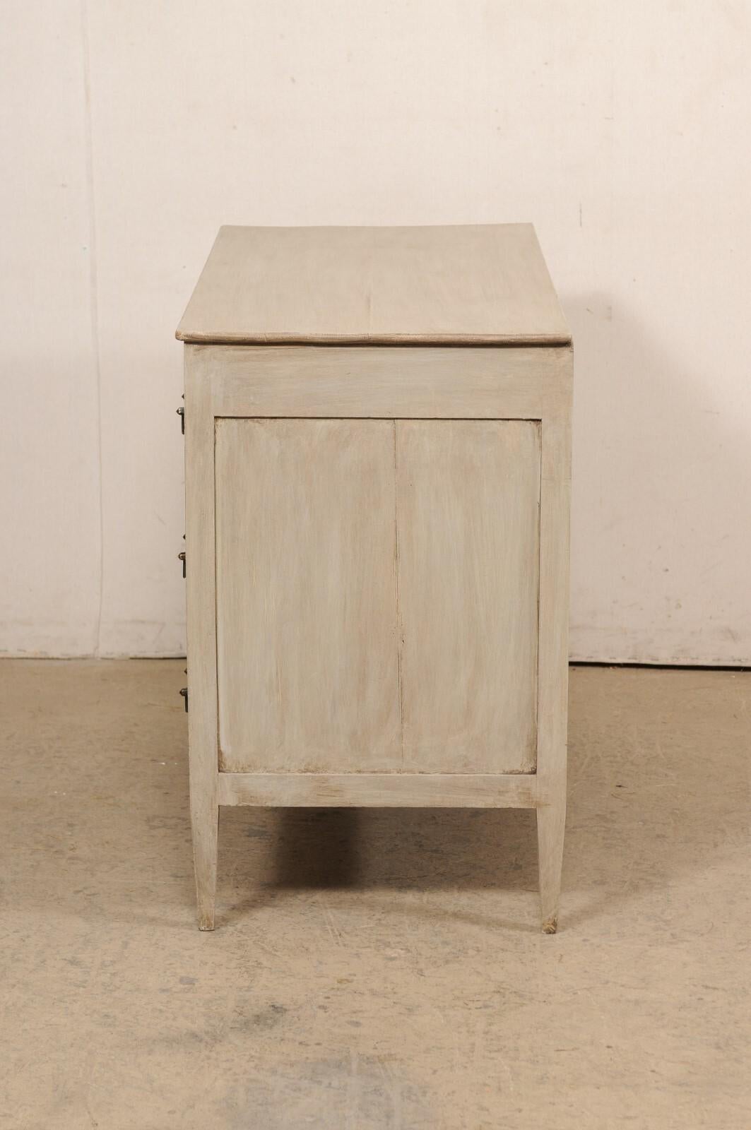 French 19th Century Commode, Designed in Nice Clean Lines  For Sale 2