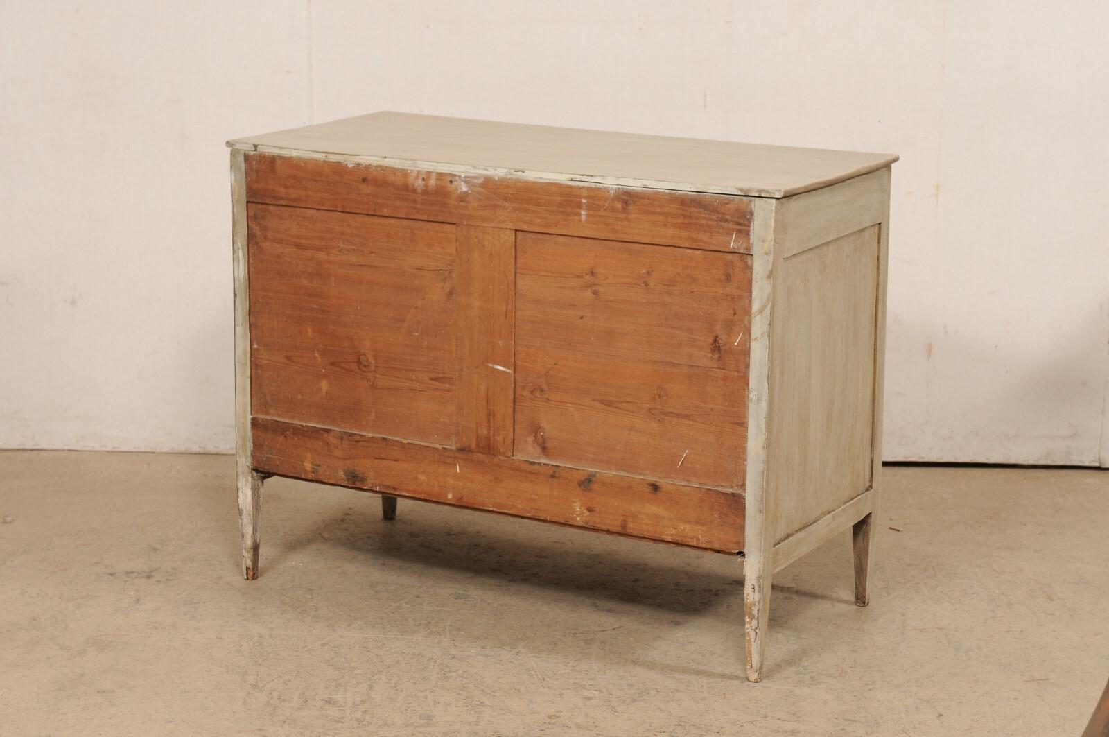 French 19th Century Commode, Designed in Nice Clean Lines  For Sale 5