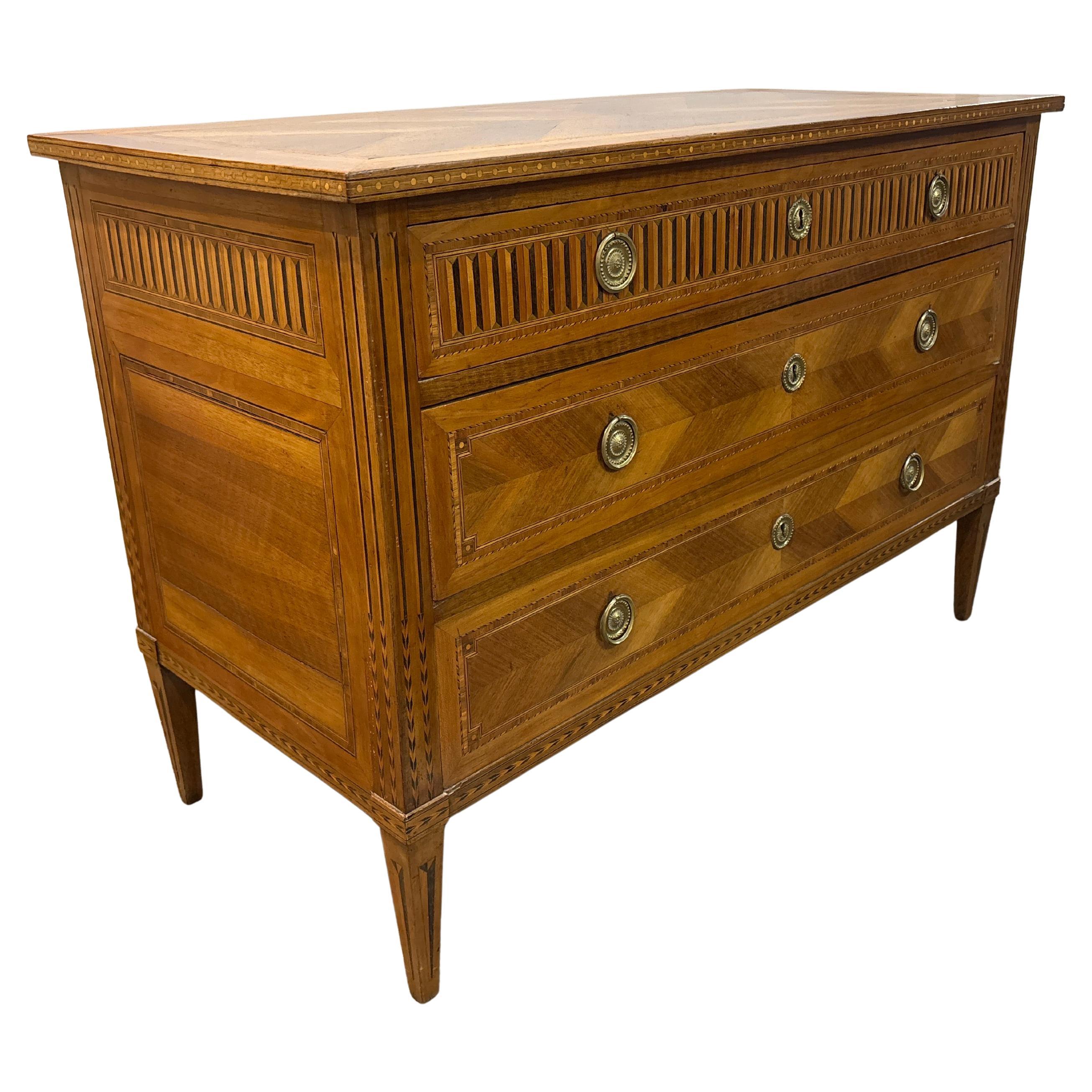 Commode française du 19ème siècle en vente 3
