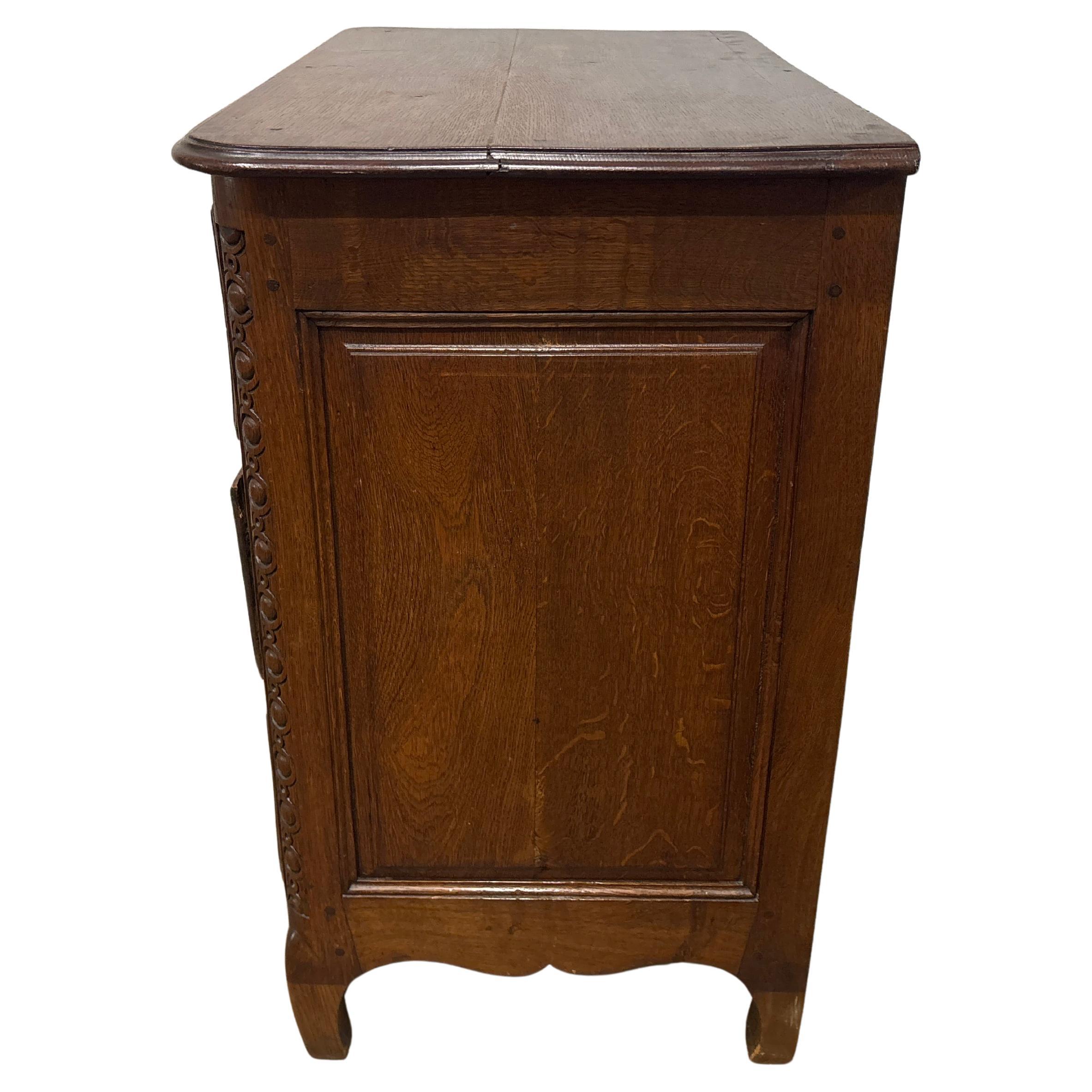 Cómoda francesa del siglo XIX en Bueno estado para la venta en Stockbridge, GA