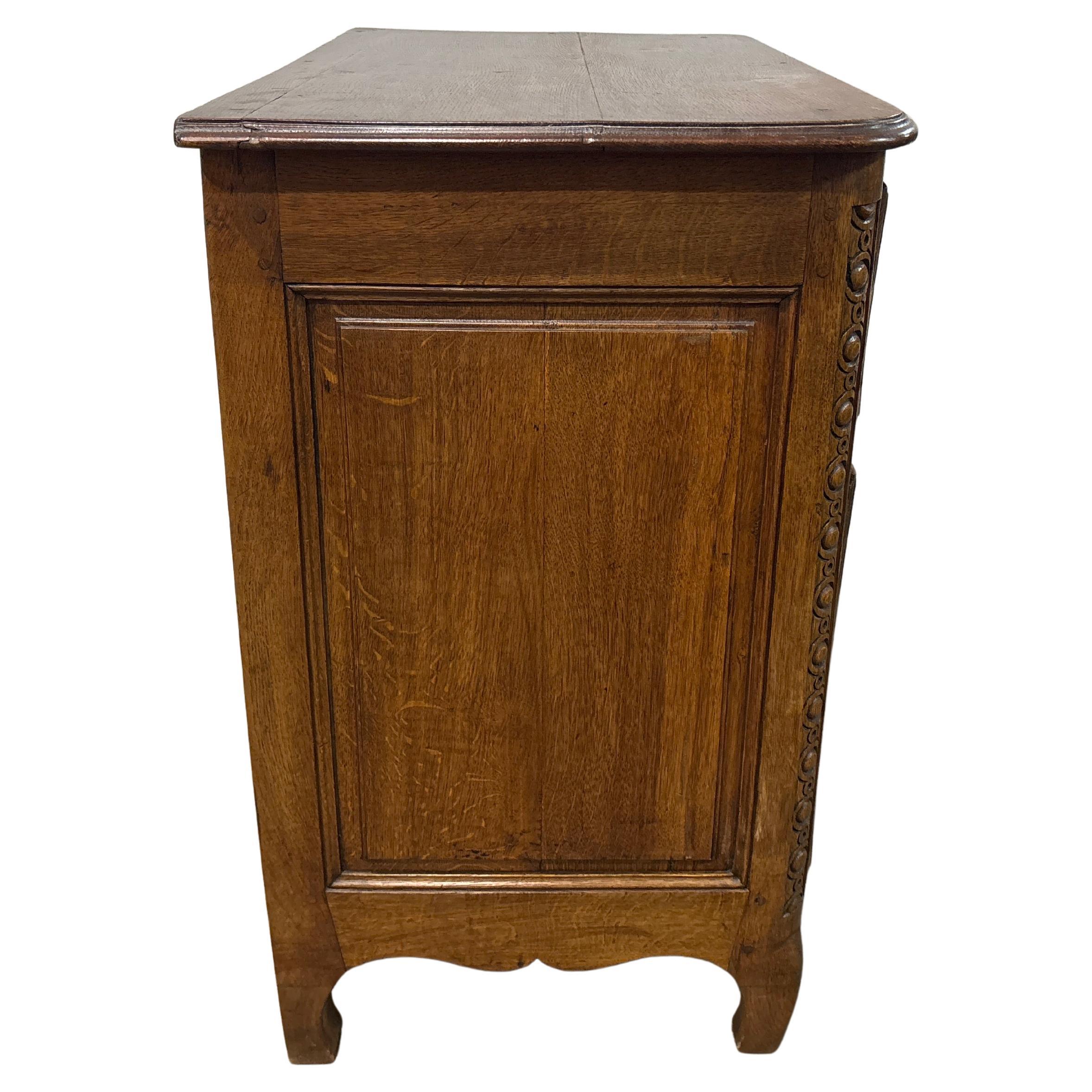 Cómoda francesa del siglo XIX en venta 3