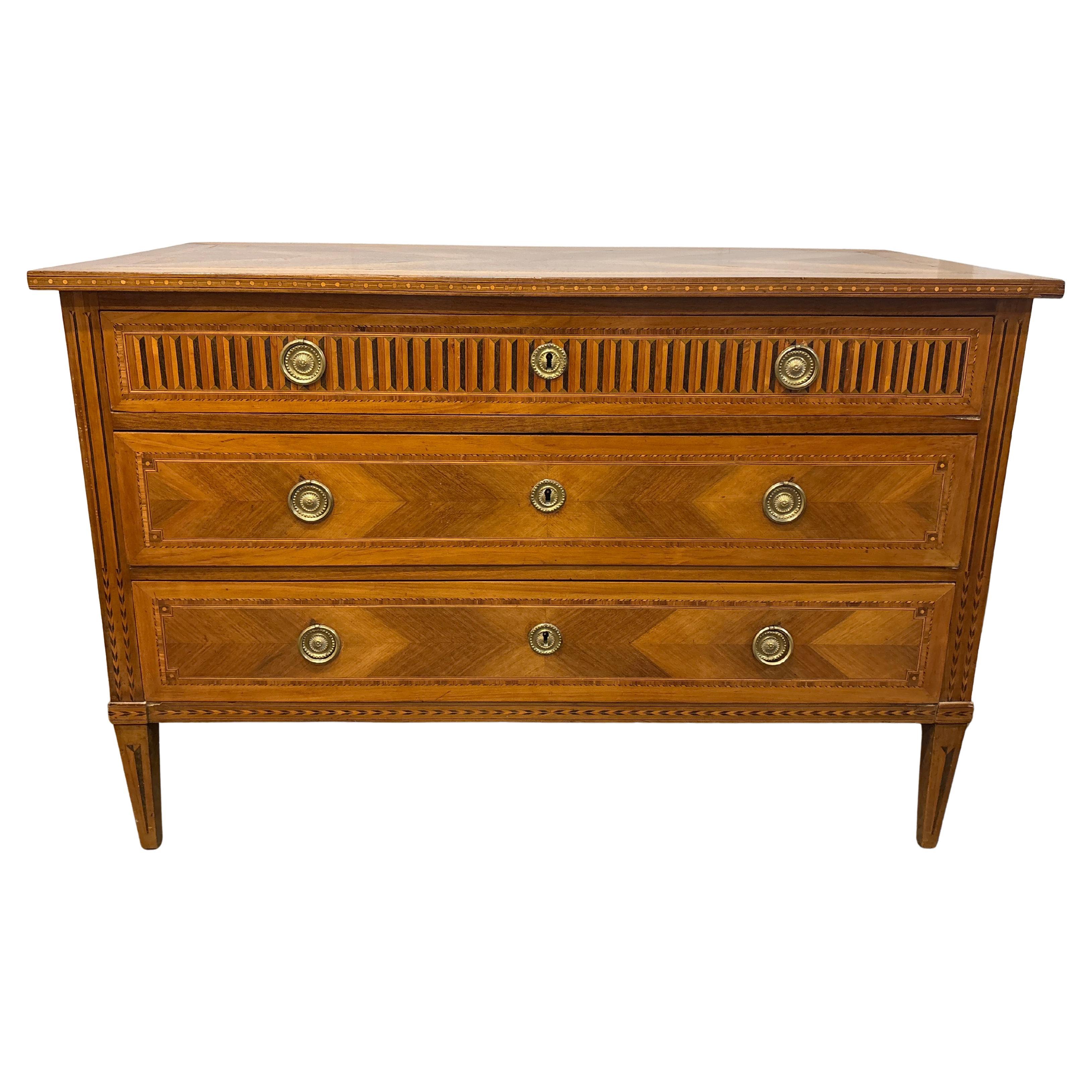 Commode française du 19ème siècle en vente