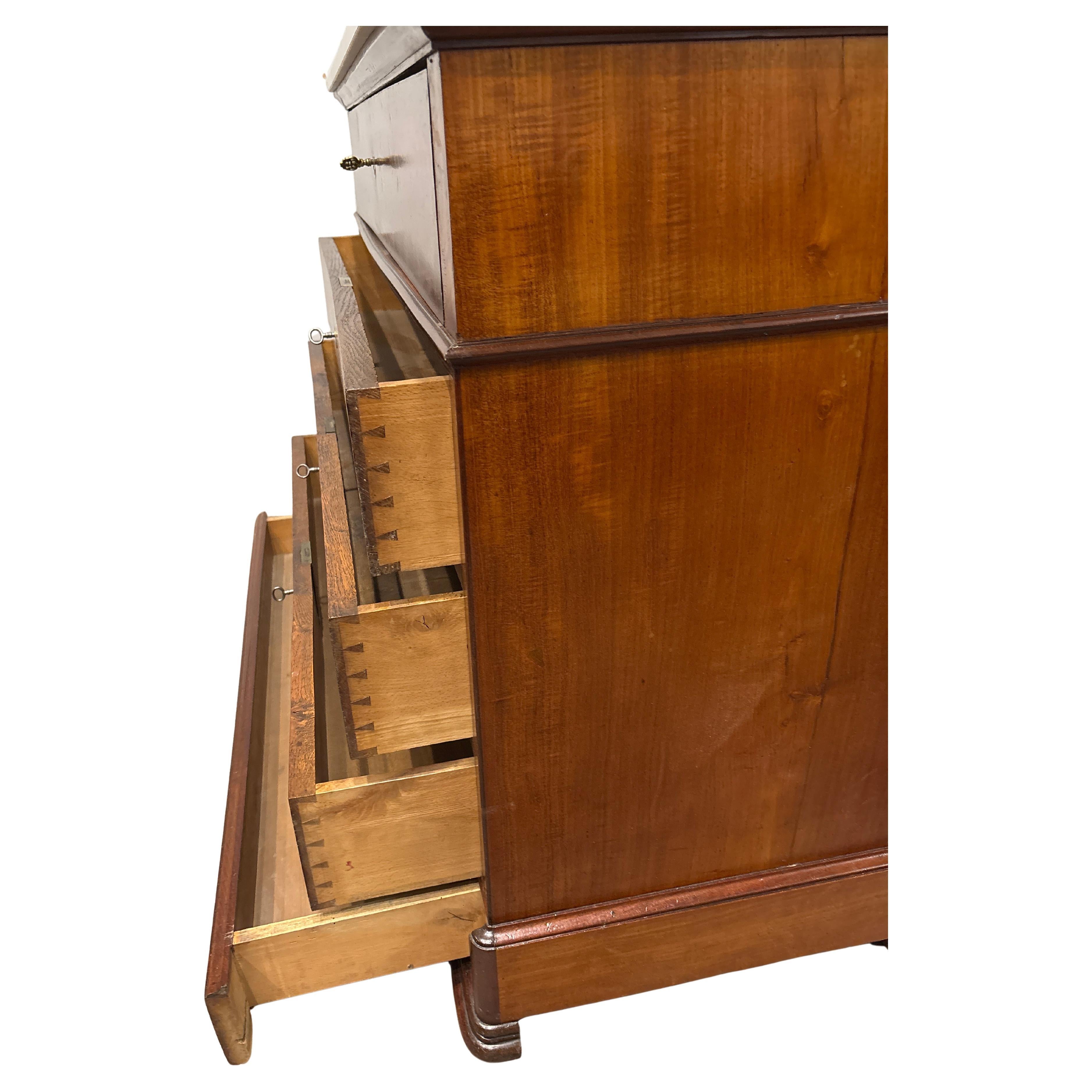 Commode francese del XIX secolo Scriban in vendita 2