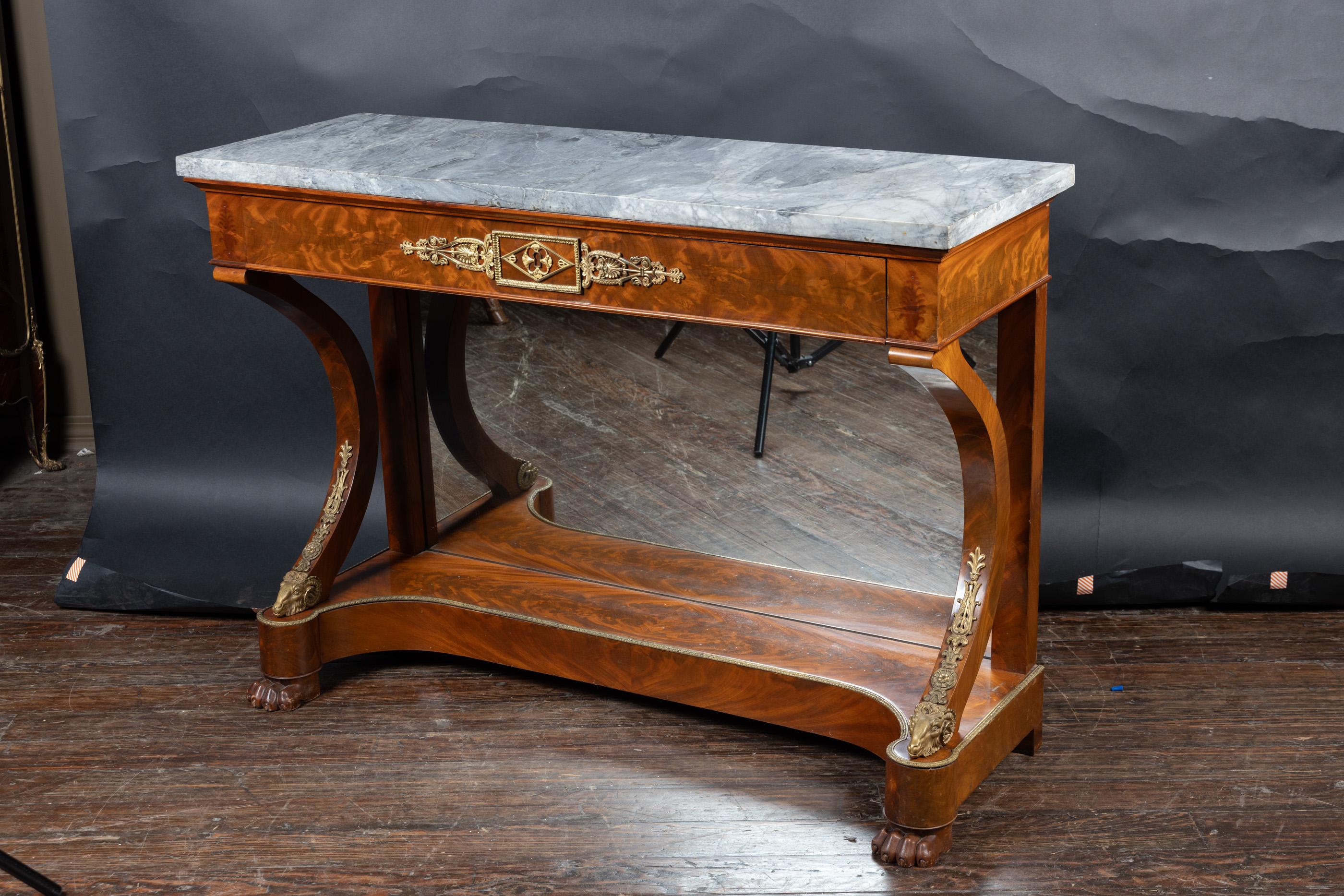 French 19th Century Console with Bronze d’Ore Mounts and Marble Top For Sale 1