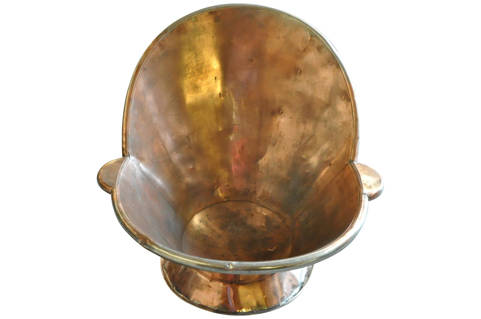 French 19th Century Copper Bathtub In Good Condition In Atlanta, GA