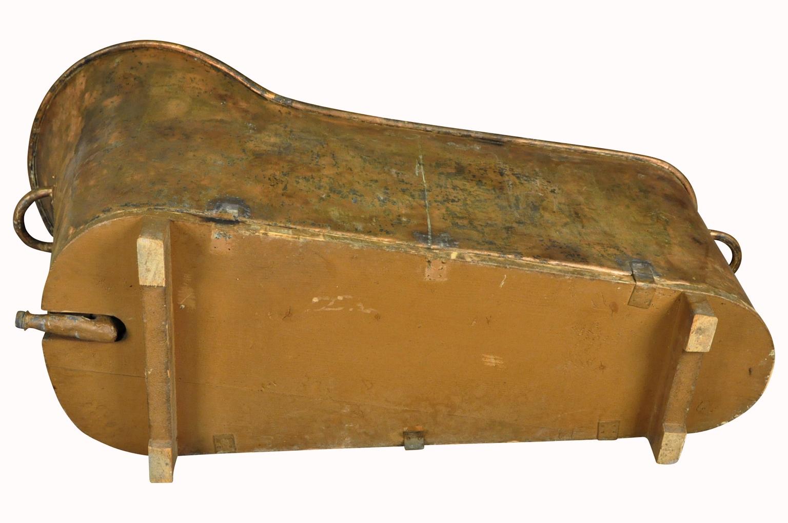 French 19th Century Copper Bathtub For Sale 1