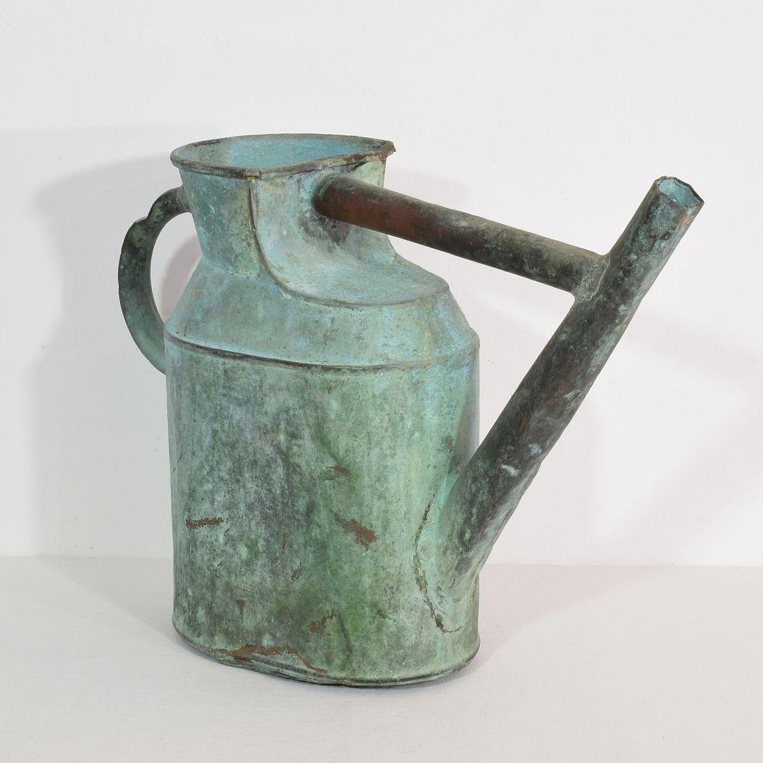 Stunning copper watering can with great patina, France, circa 1850-1900. Weathered.