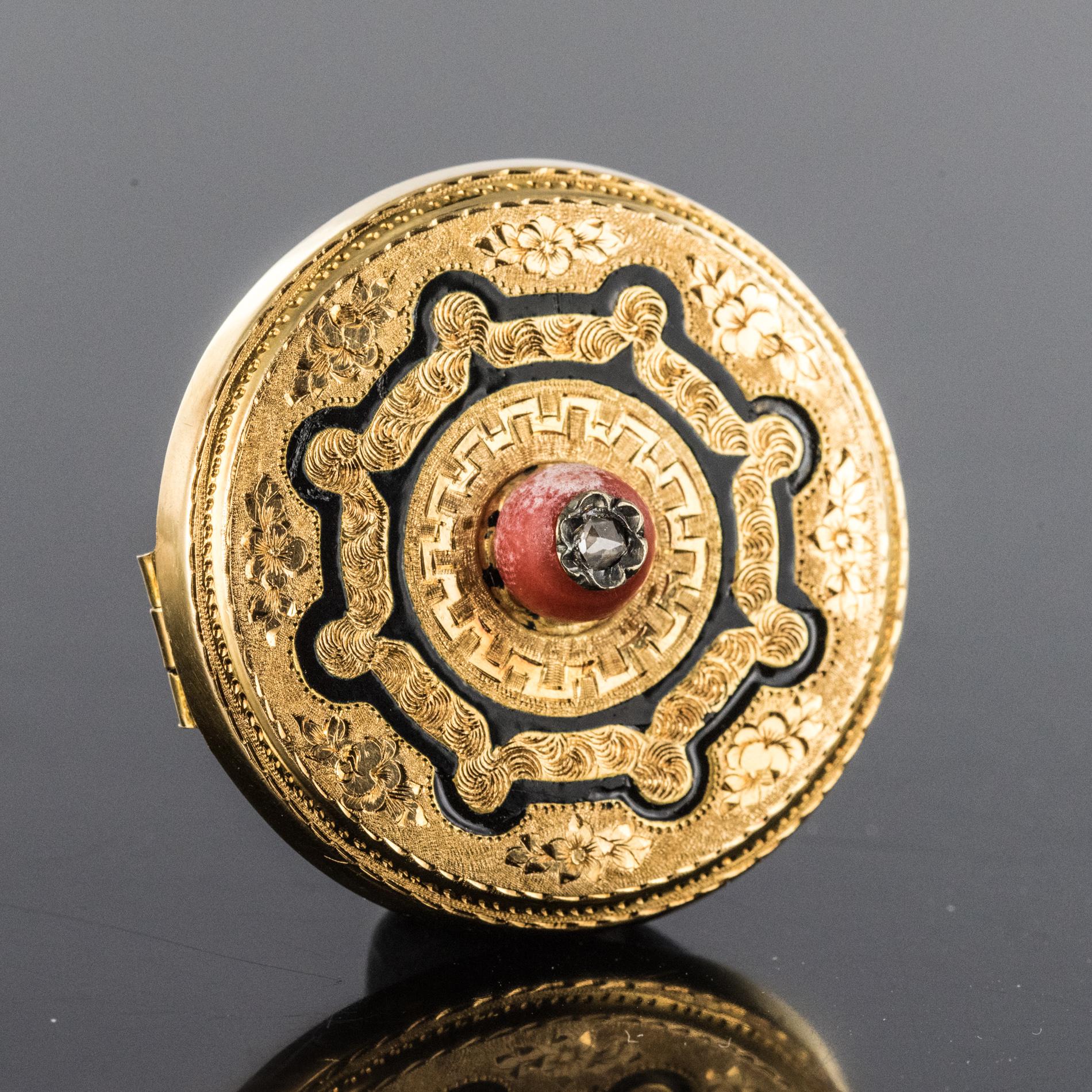 French 19th Century Coral Enamel Diamond 18 Karat Yellow Gold Brooch In Good Condition For Sale In Poitiers, FR