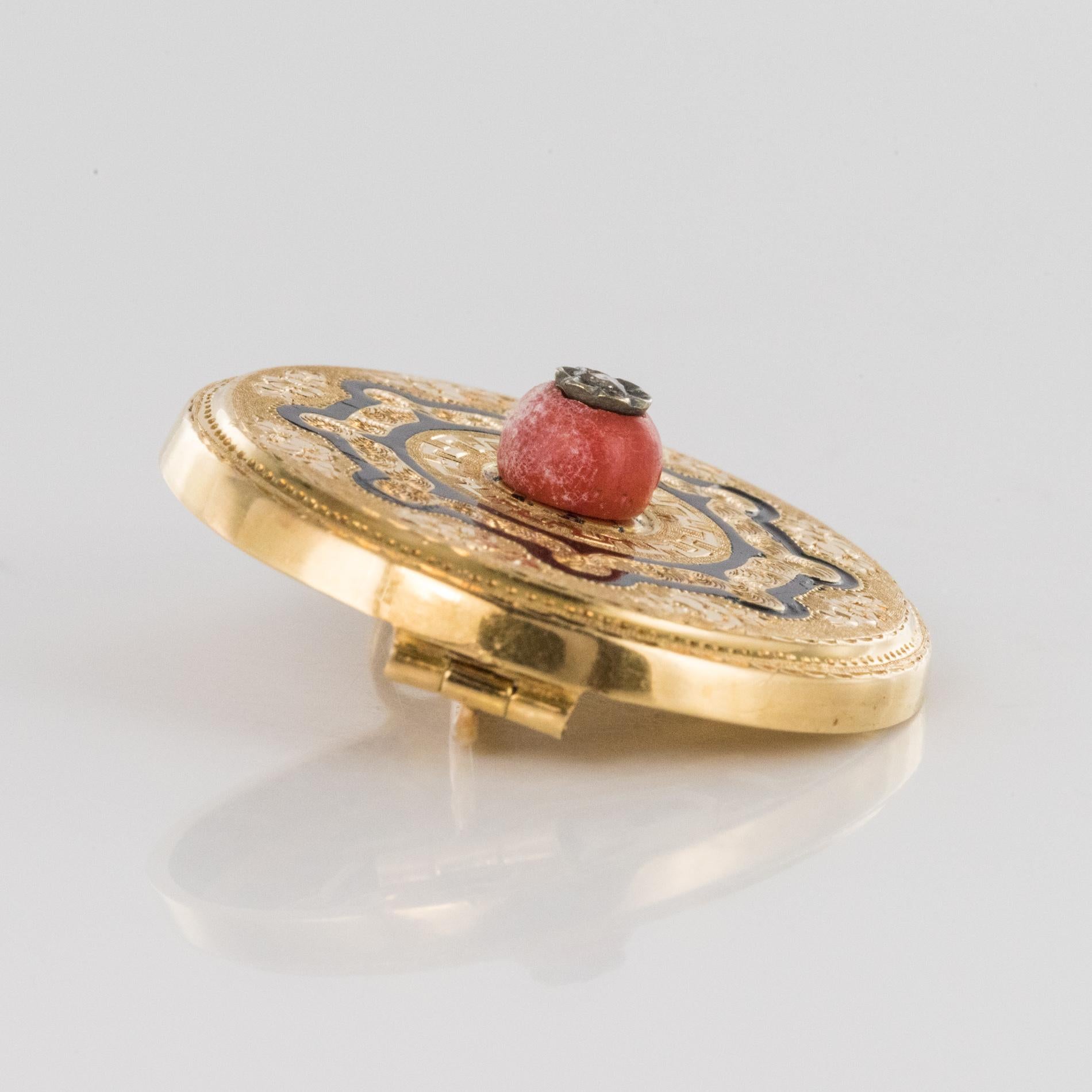 French 19th Century Coral Enamel Diamond 18 Karat Yellow Gold Brooch For Sale 1