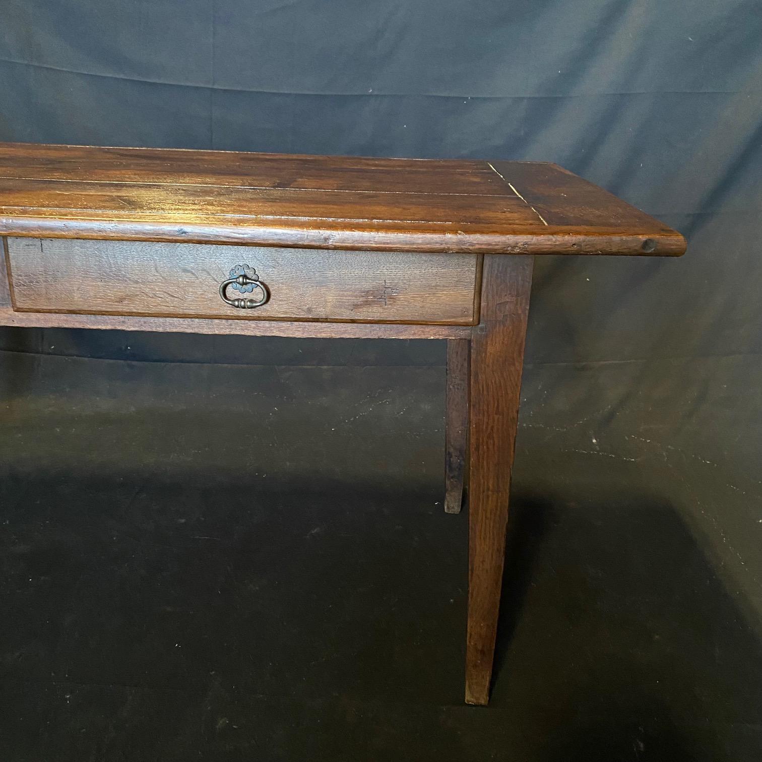 French 19th Century Country Farmhouse Dining Table from Provence For Sale 6